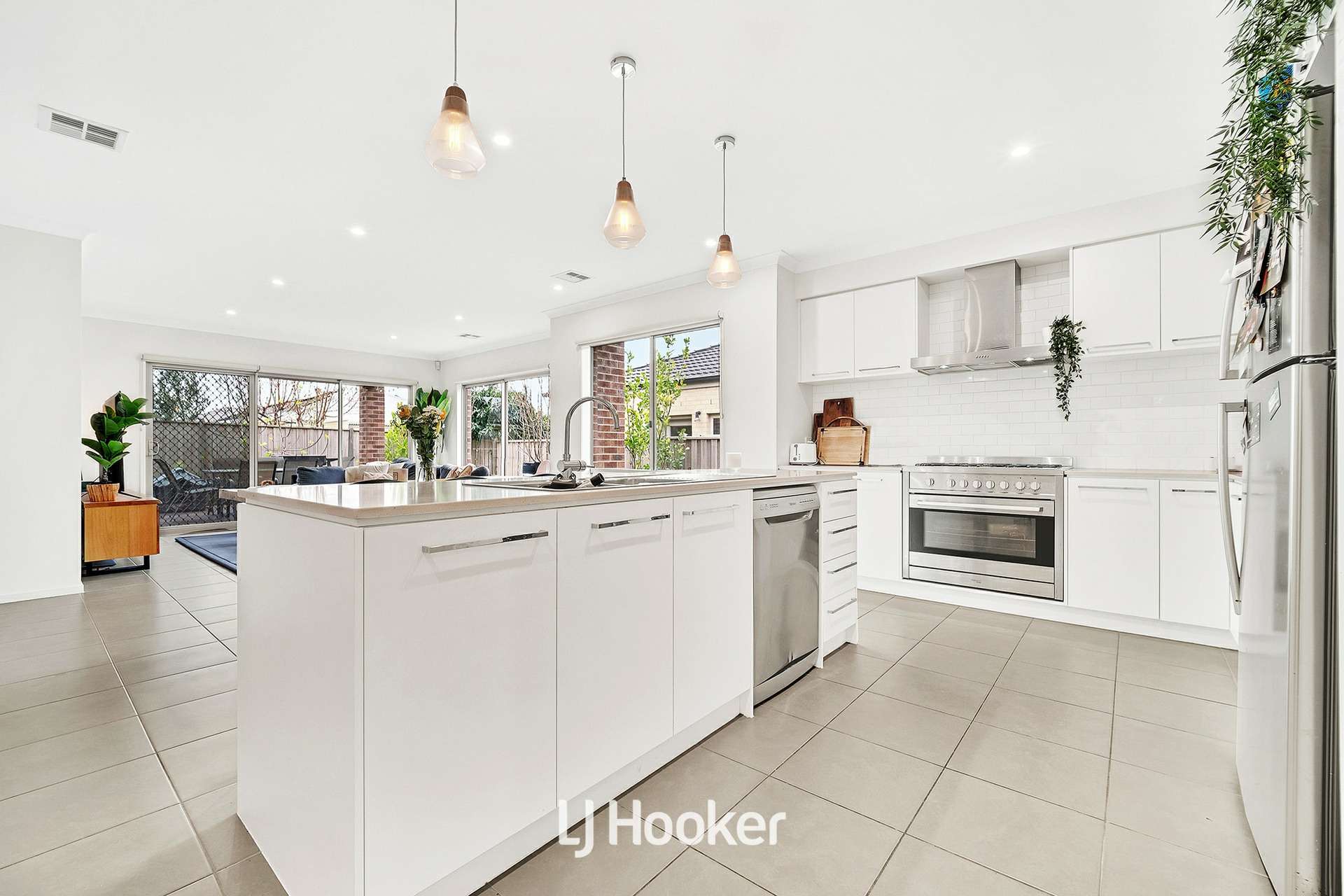 11 Barrier Parade, CLYDE NORTH