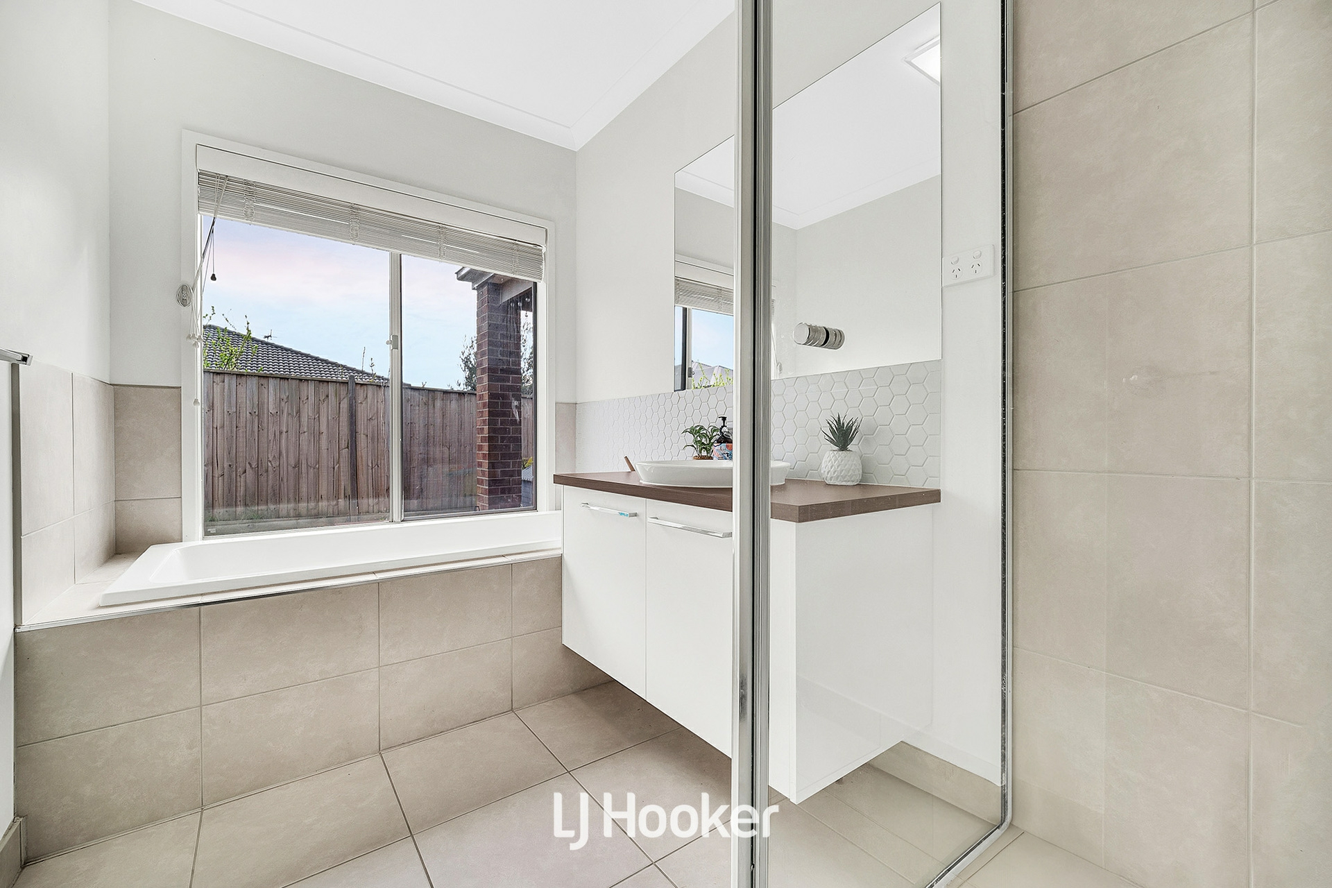 11 Barrier Parade, CLYDE NORTH
