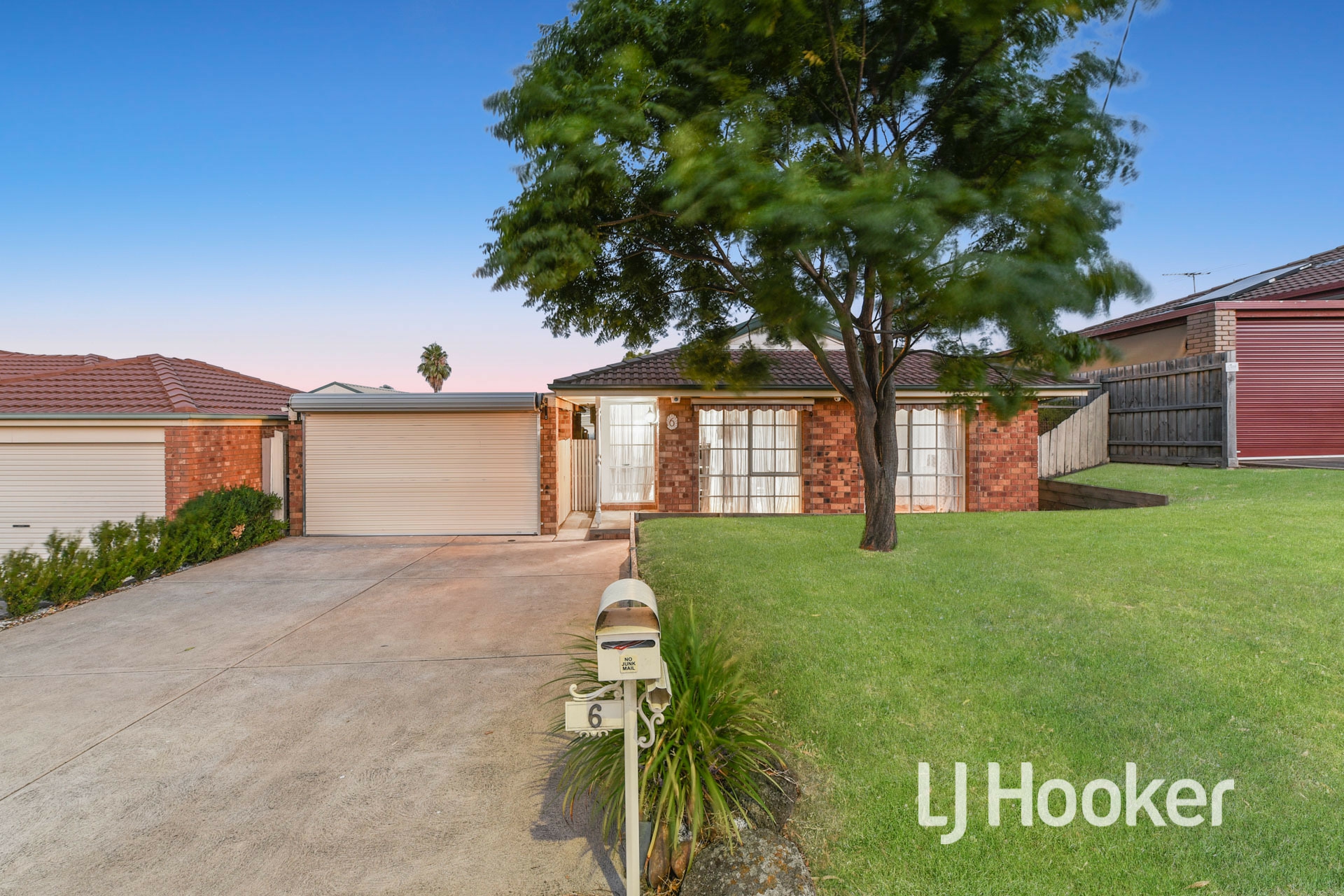 6 Springfield Crescent, HAMPTON PARK