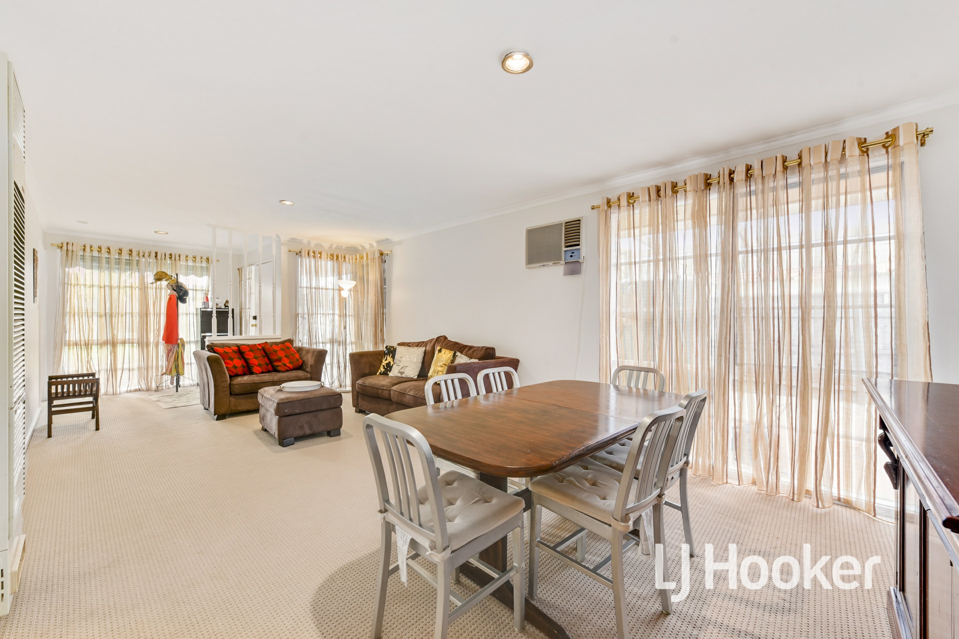 6 Springfield Crescent, HAMPTON PARK