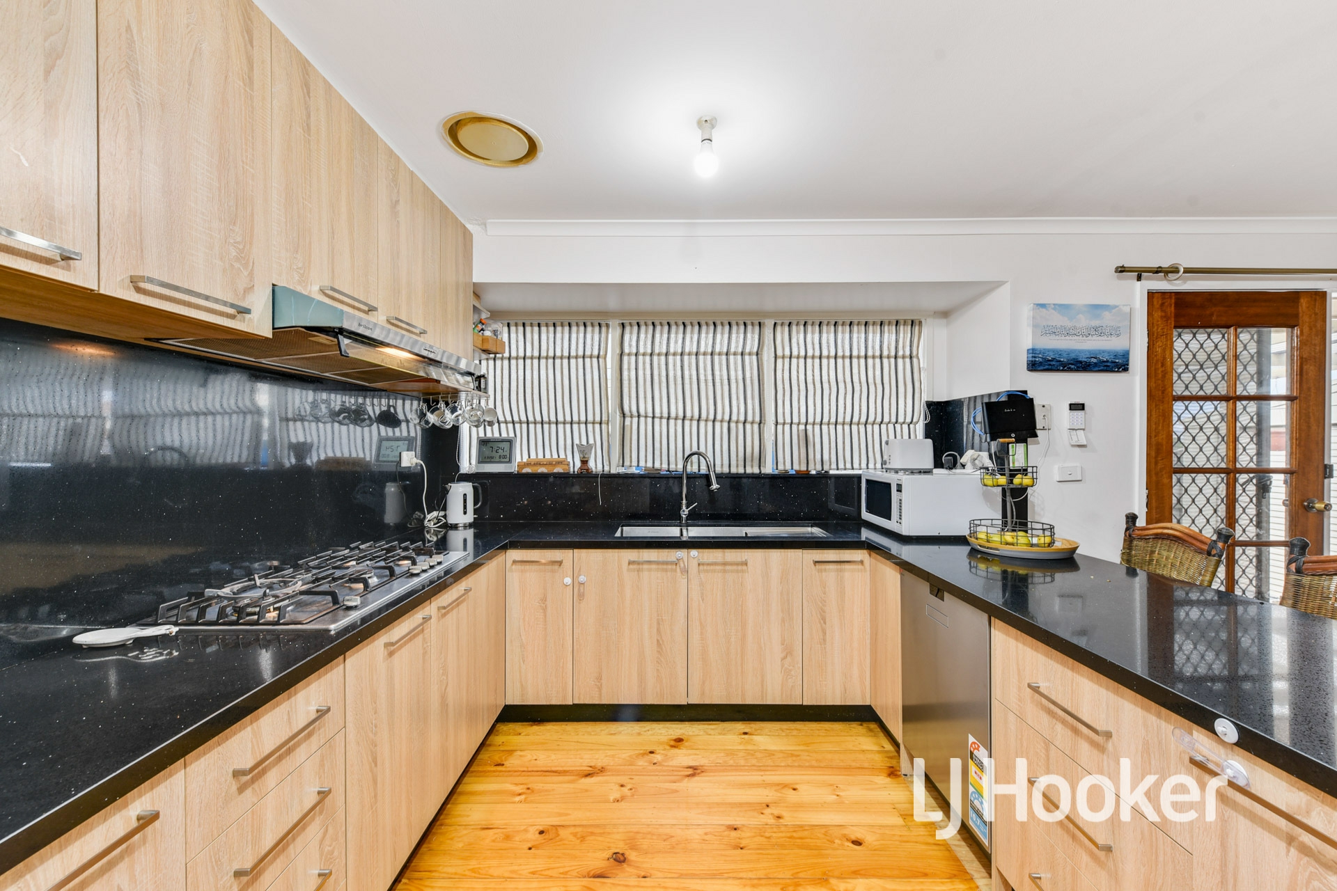 6 Springfield Crescent, HAMPTON PARK