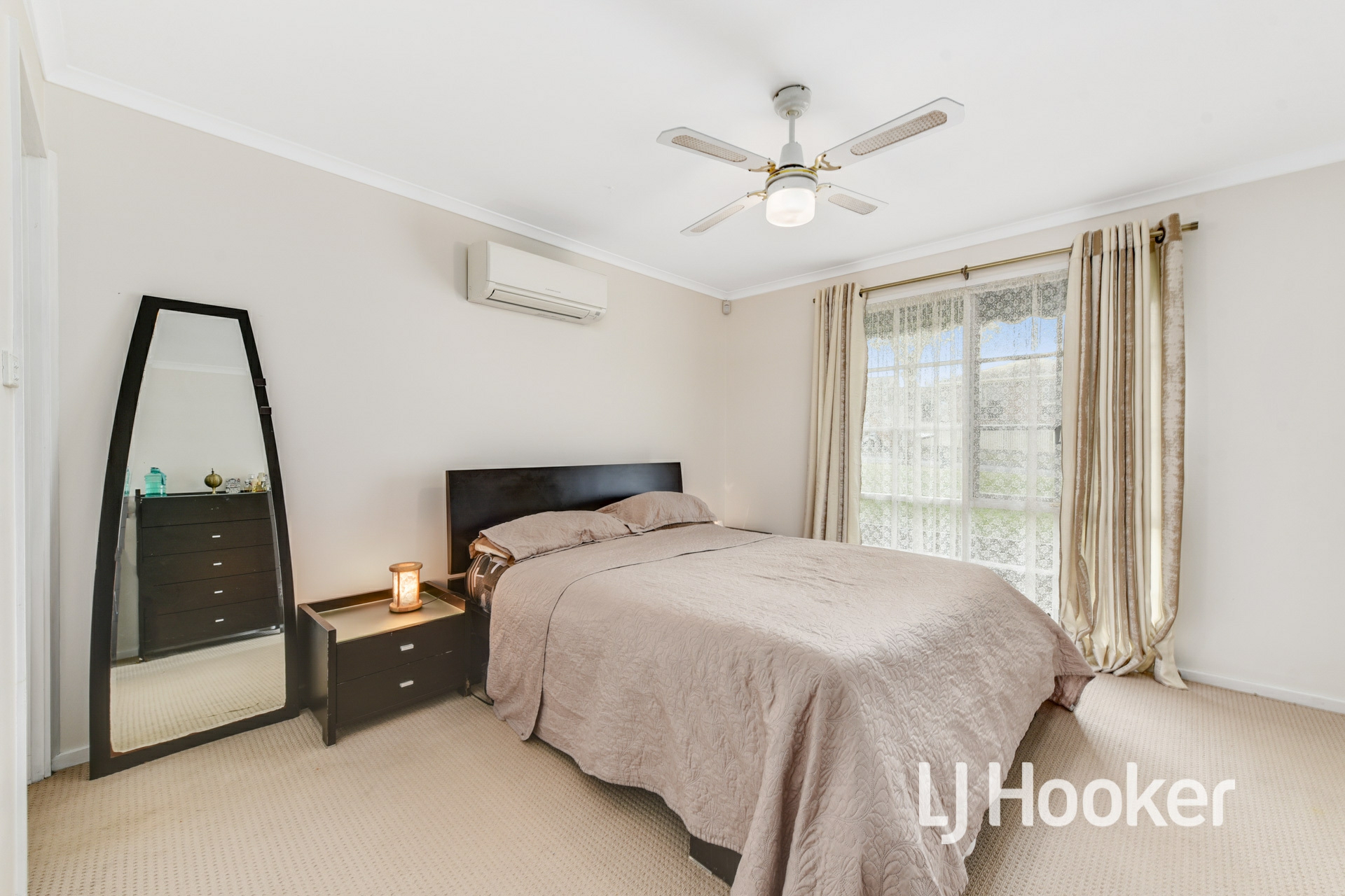 6 Springfield Crescent, HAMPTON PARK