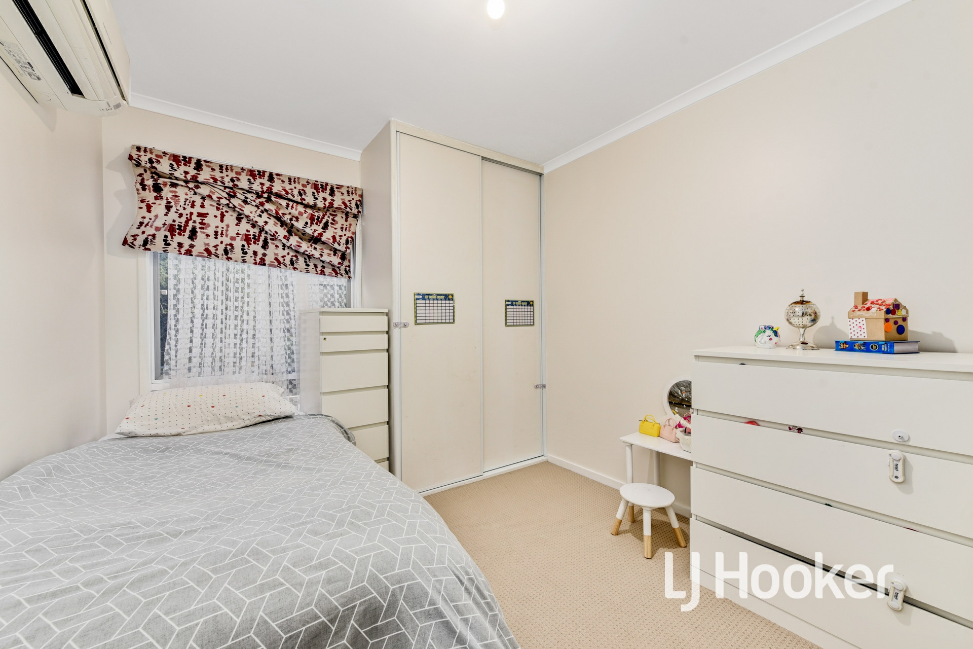 6 Springfield Crescent, HAMPTON PARK