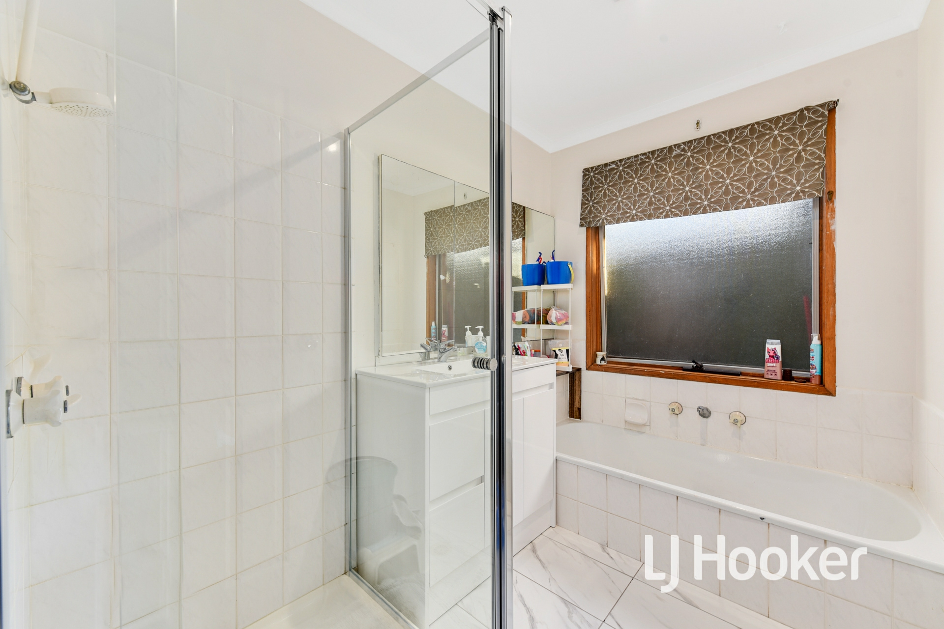 6 Springfield Crescent, HAMPTON PARK