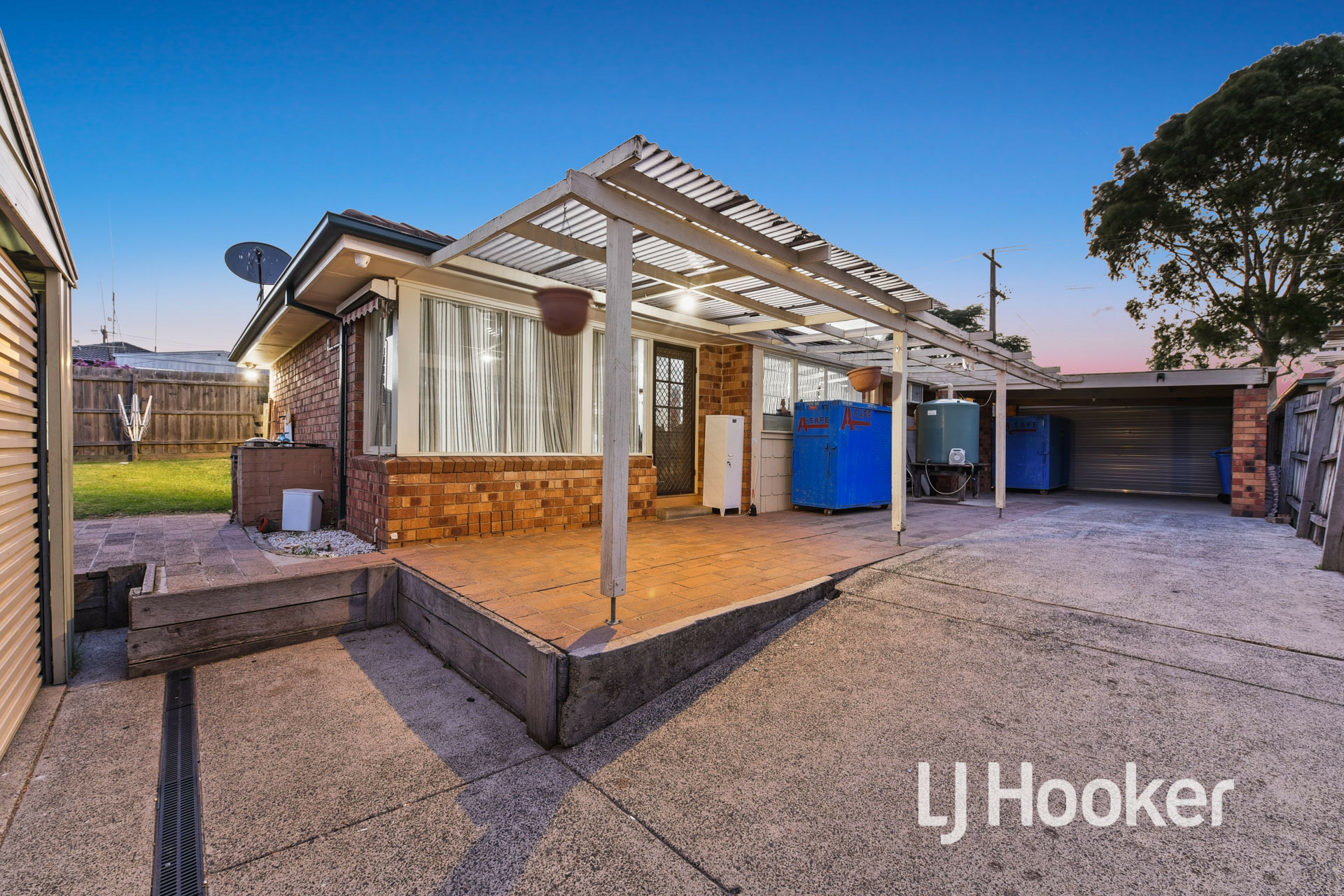 6 Springfield Crescent, HAMPTON PARK
