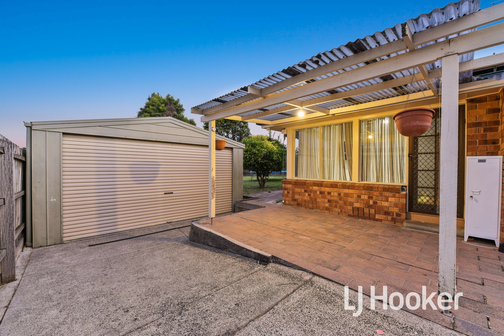 6 Springfield Crescent, HAMPTON PARK