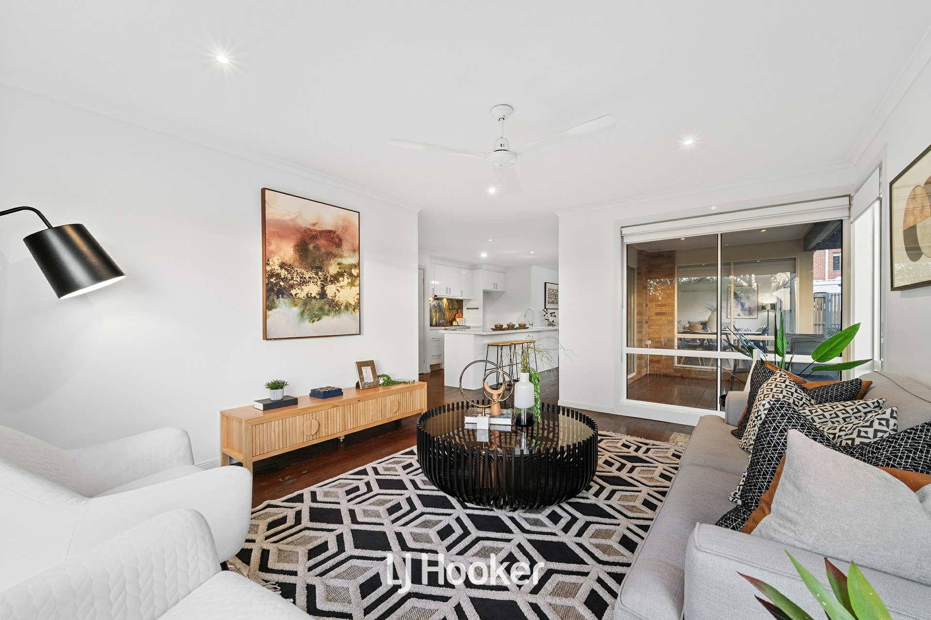 8 Chesil Court, NARRE WARREN SOUTH