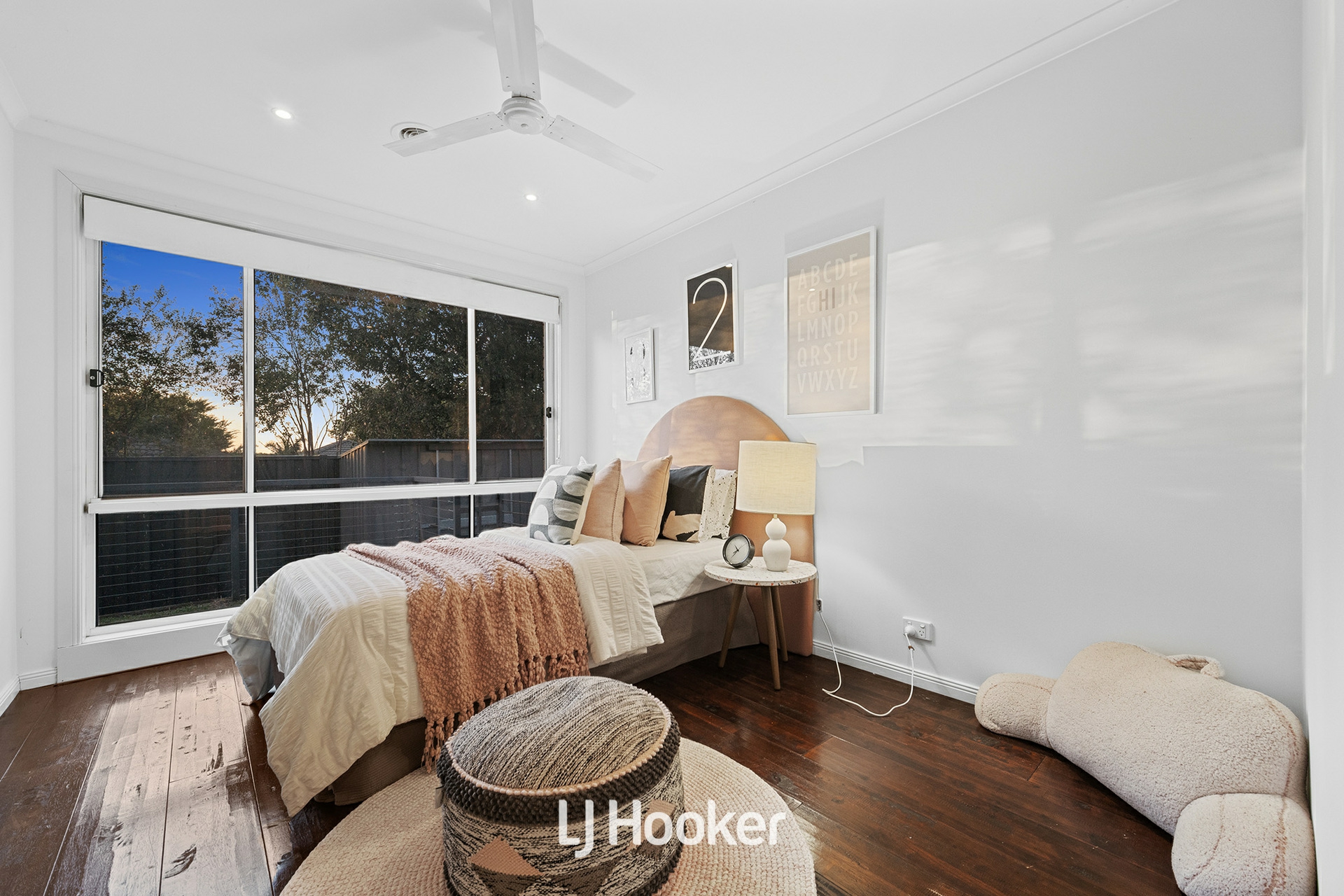 8 Chesil Court, NARRE WARREN SOUTH
