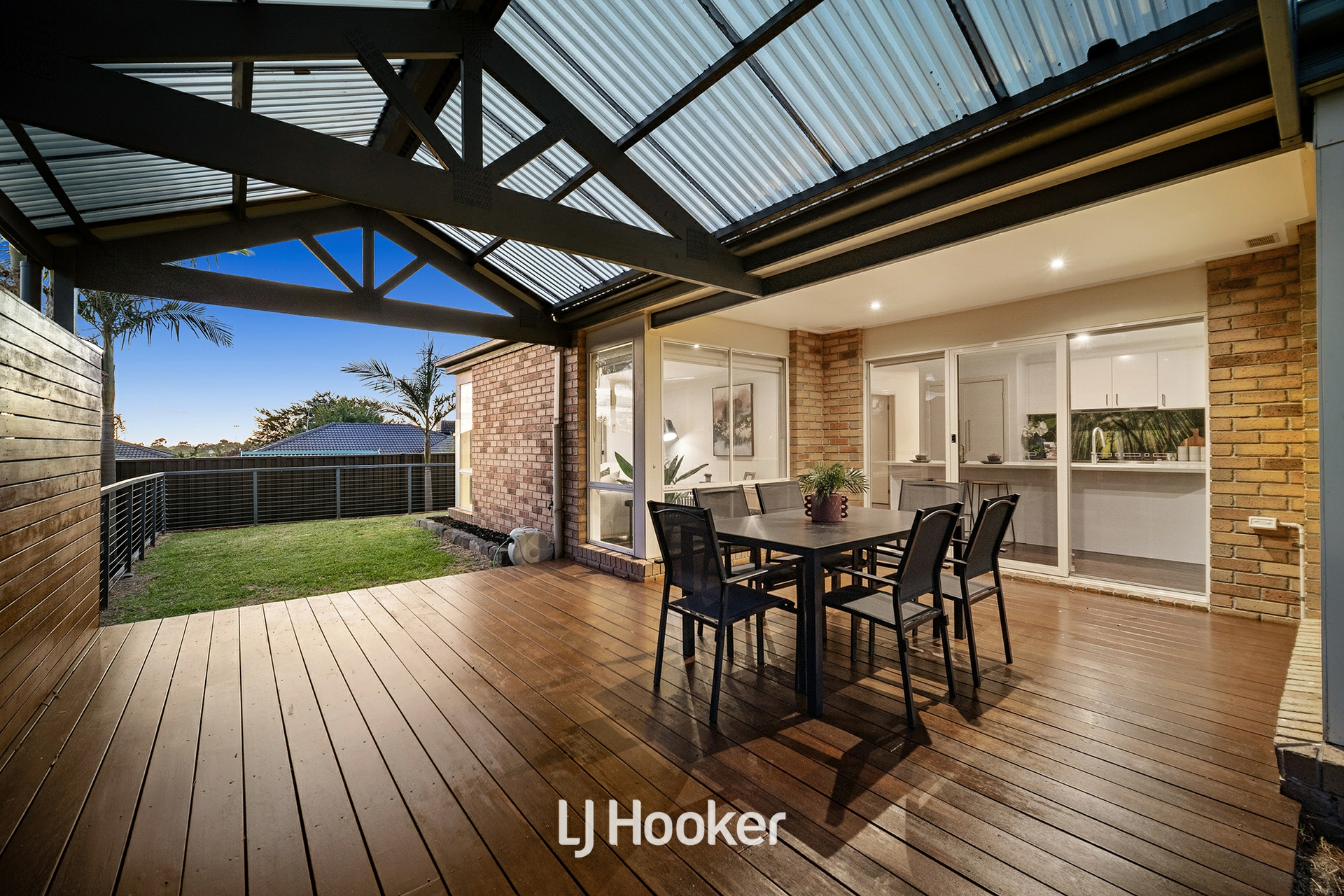 8 Chesil Court, NARRE WARREN SOUTH