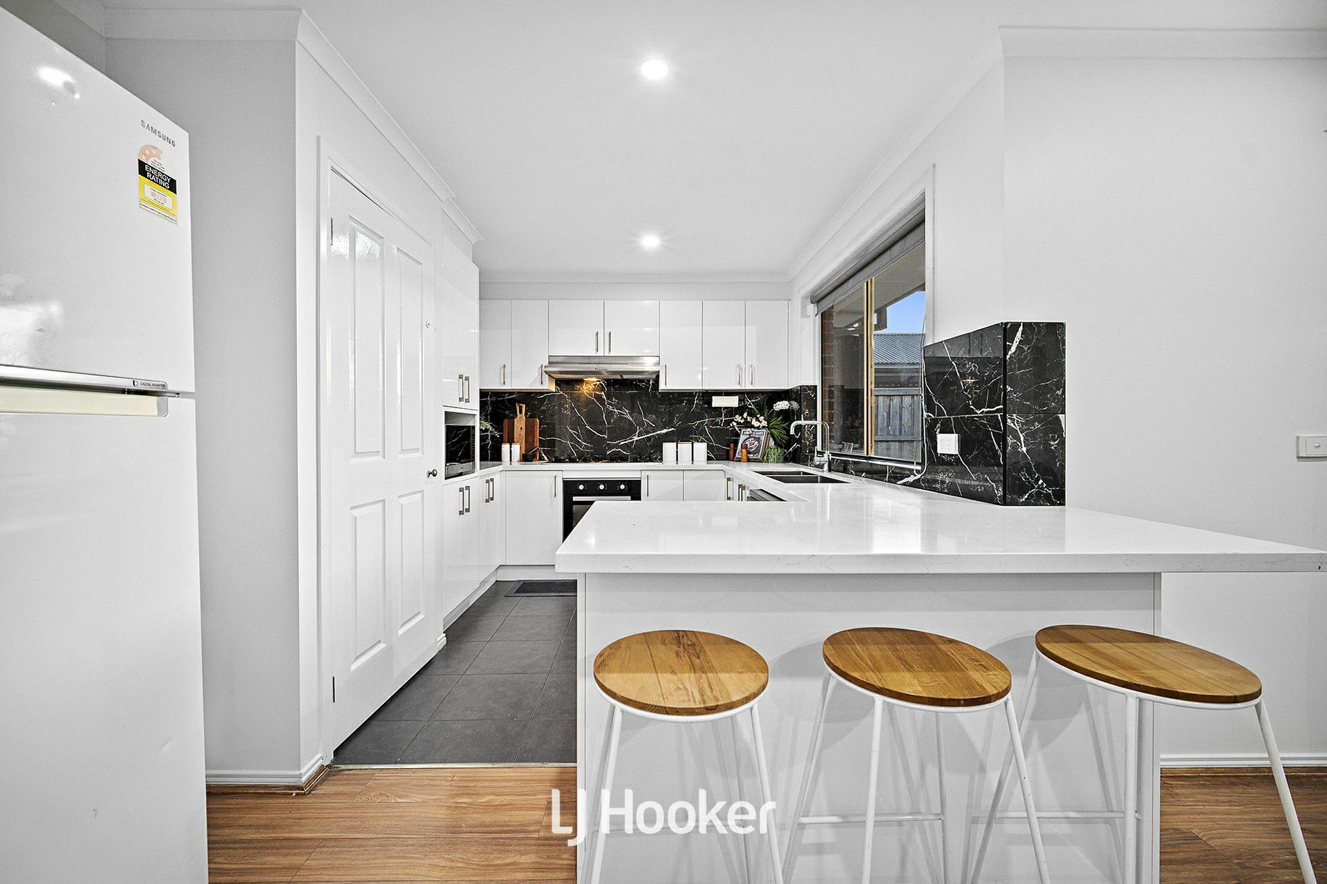 6 Nariel Place, CRANBOURNE WEST