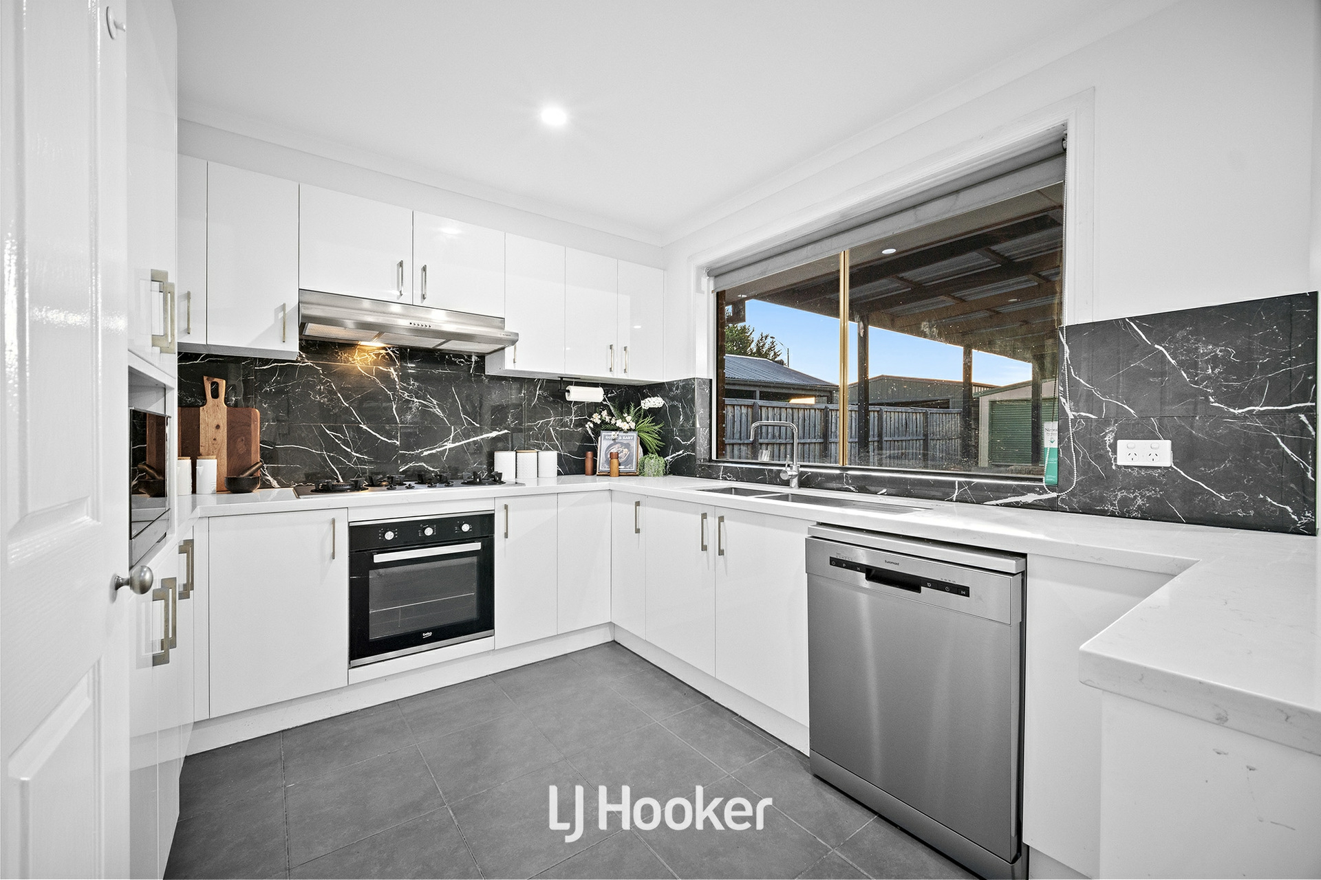 6 Nariel Place, CRANBOURNE WEST