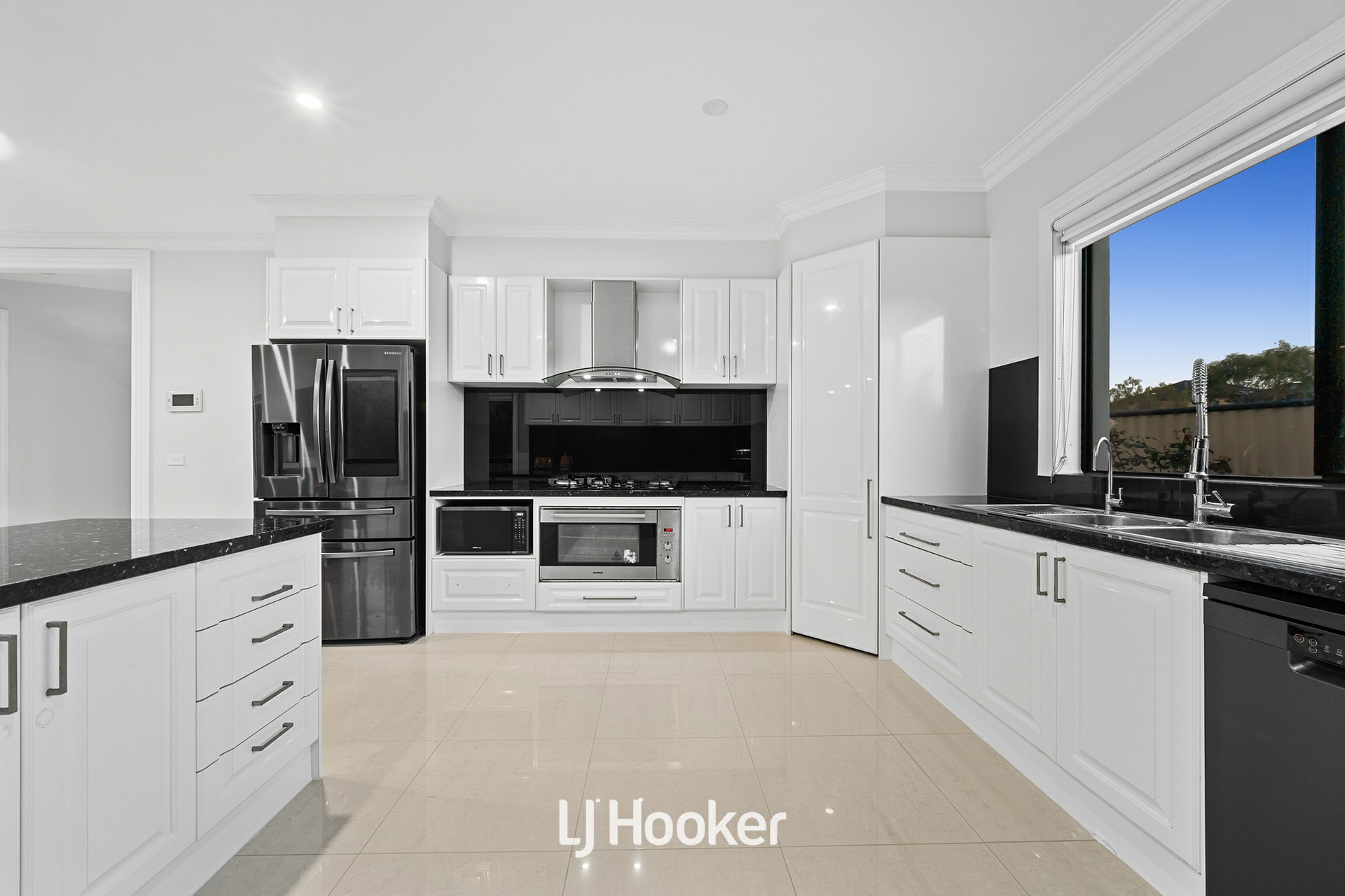 8 Morris West Circuit, LYNBROOK
