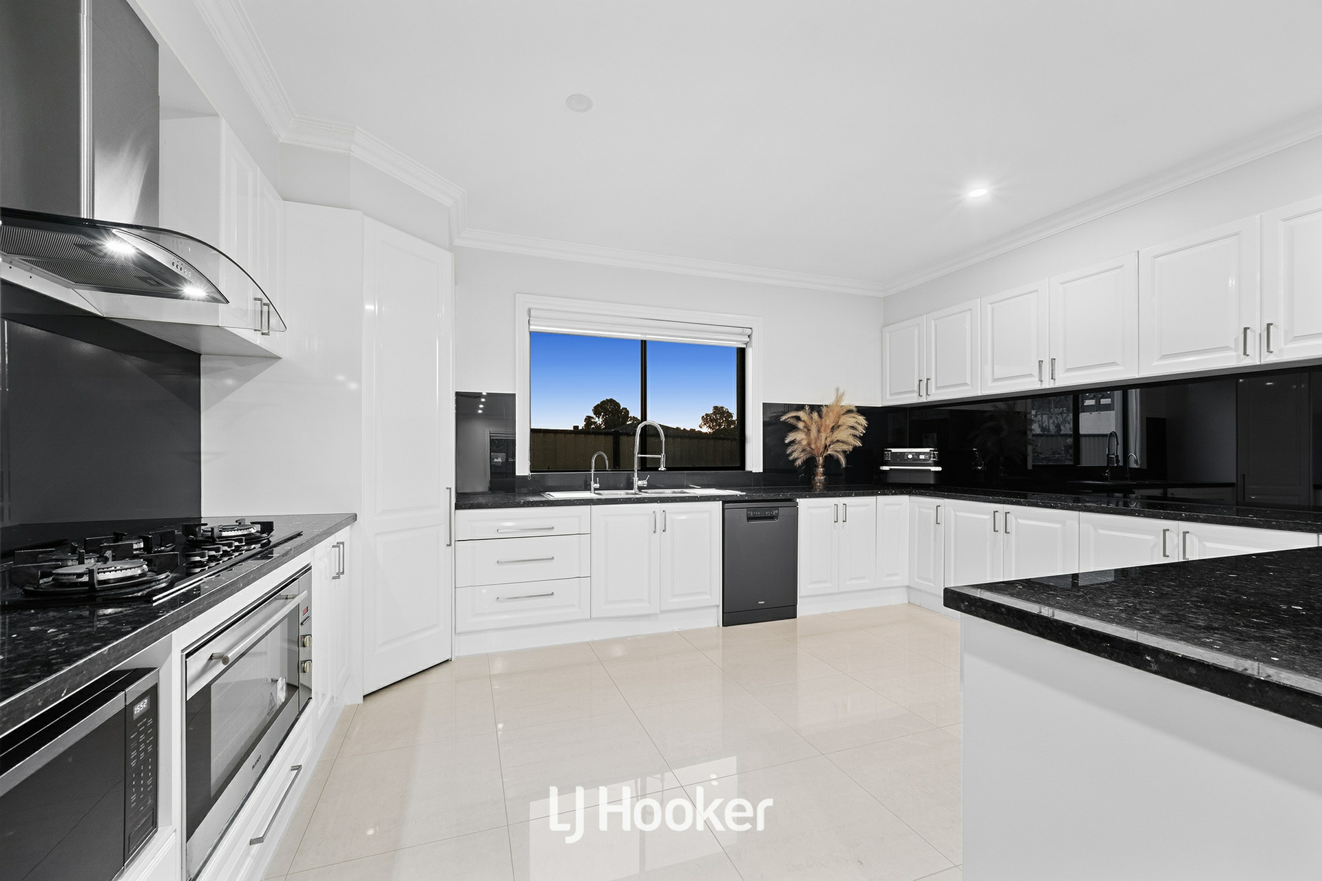 8 Morris West Circuit, LYNBROOK
