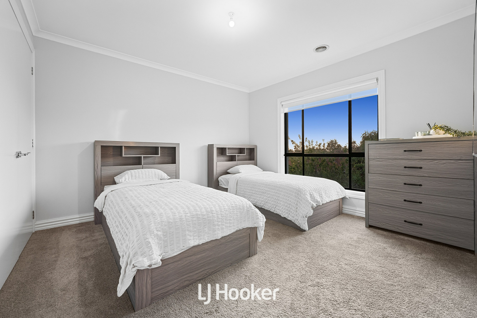 8 Morris West Circuit, LYNBROOK