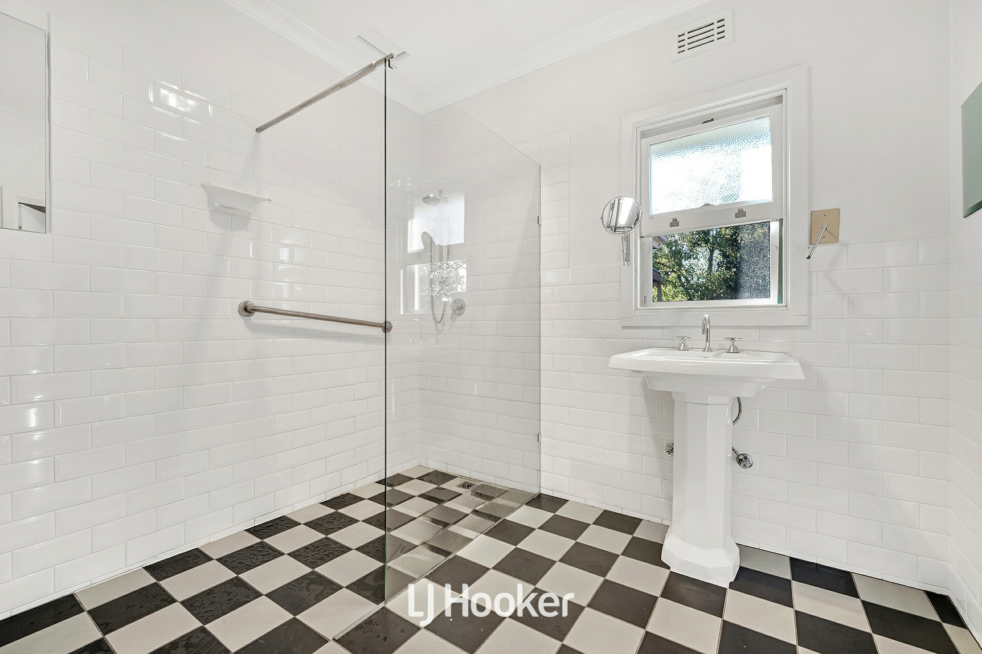 18A Stud Road, DANDENONG