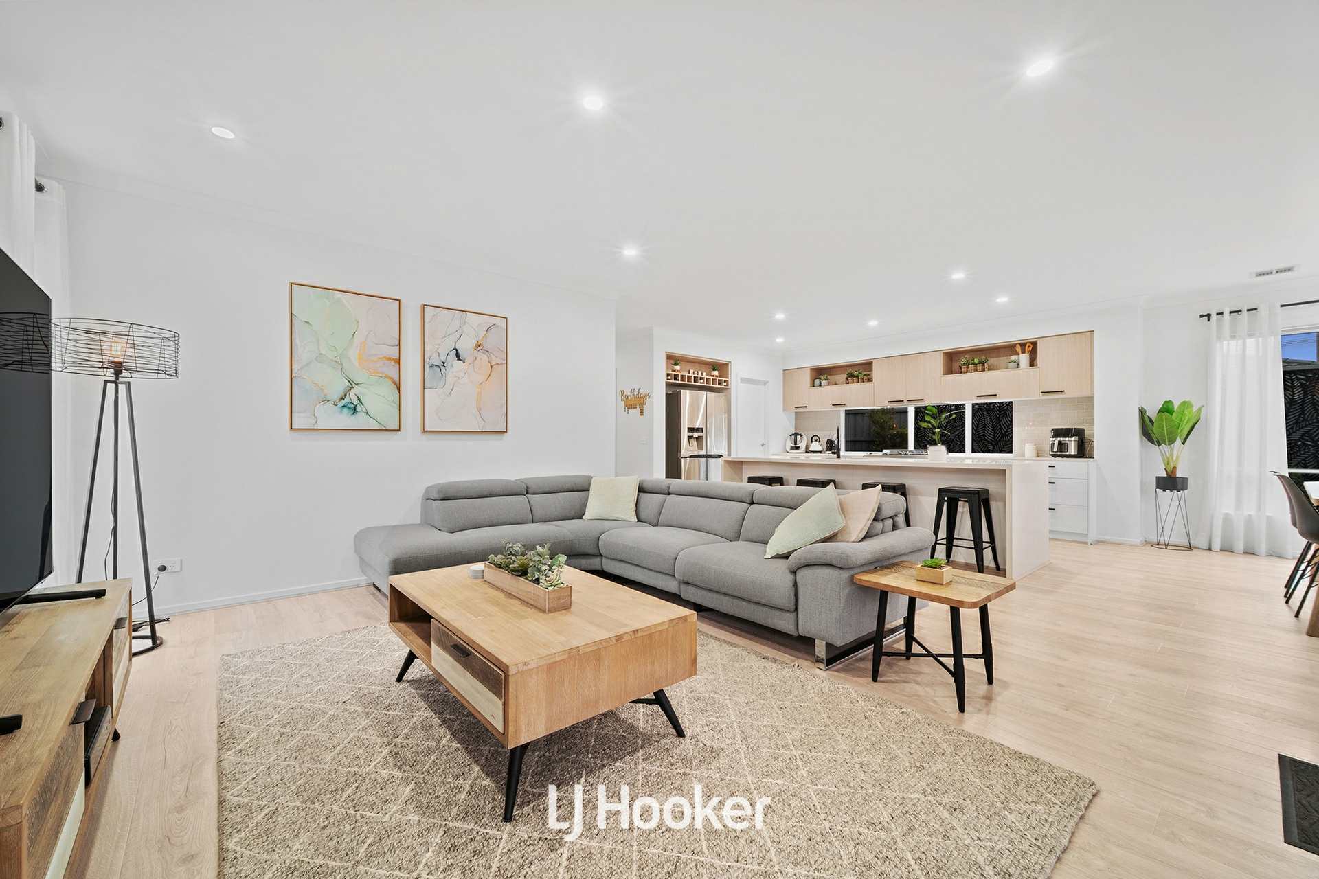 10 Scenery Drive, CLYDE NORTH