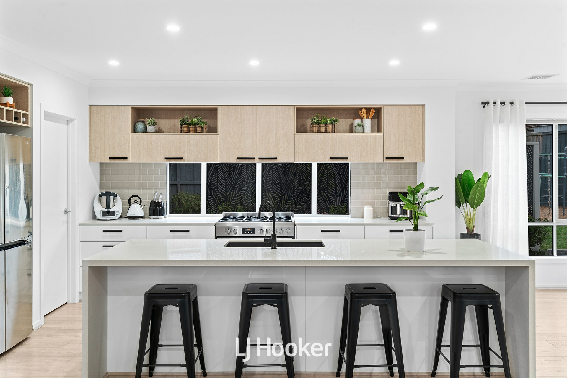 10 Scenery Drive, CLYDE NORTH