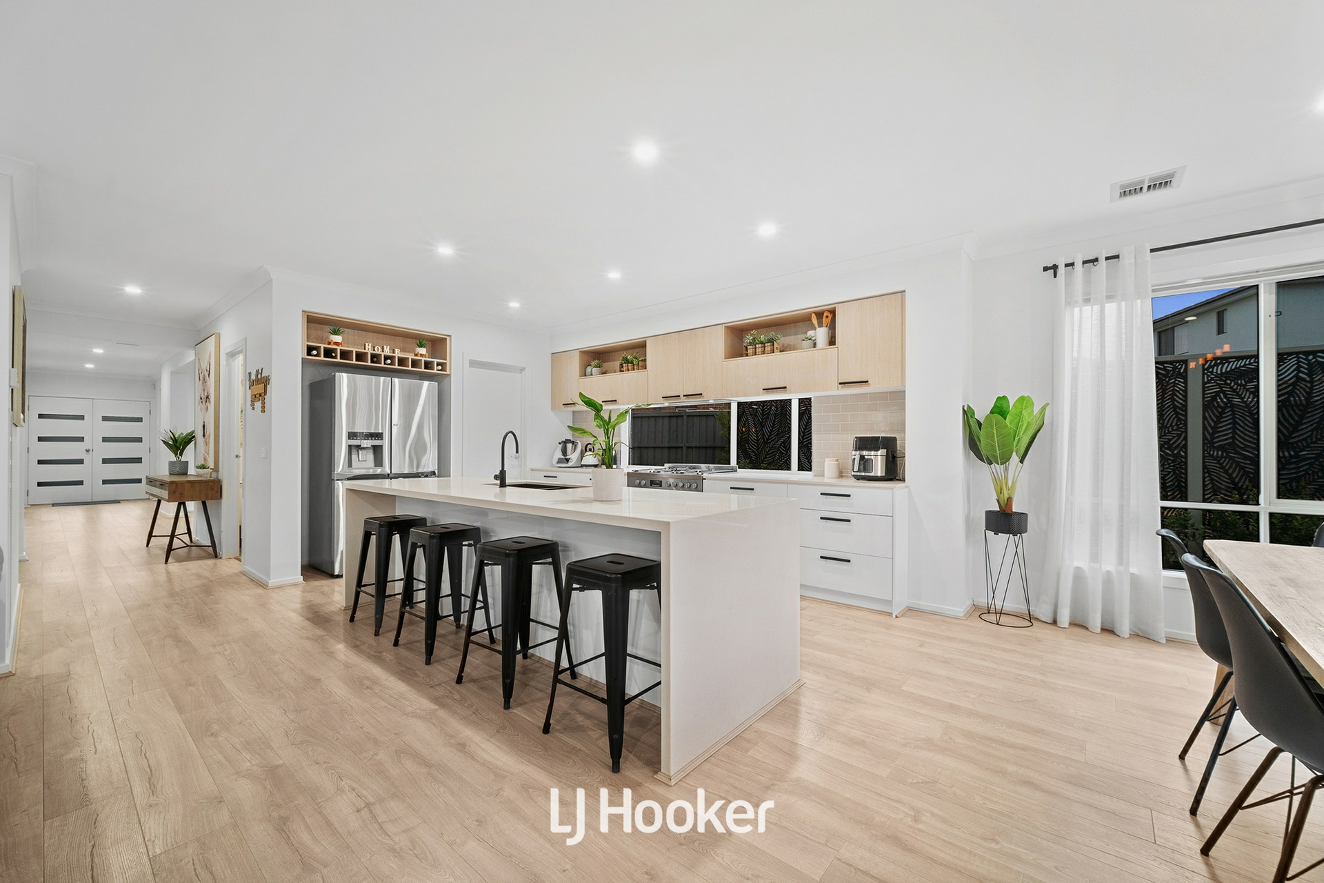 10 Scenery Drive, CLYDE NORTH