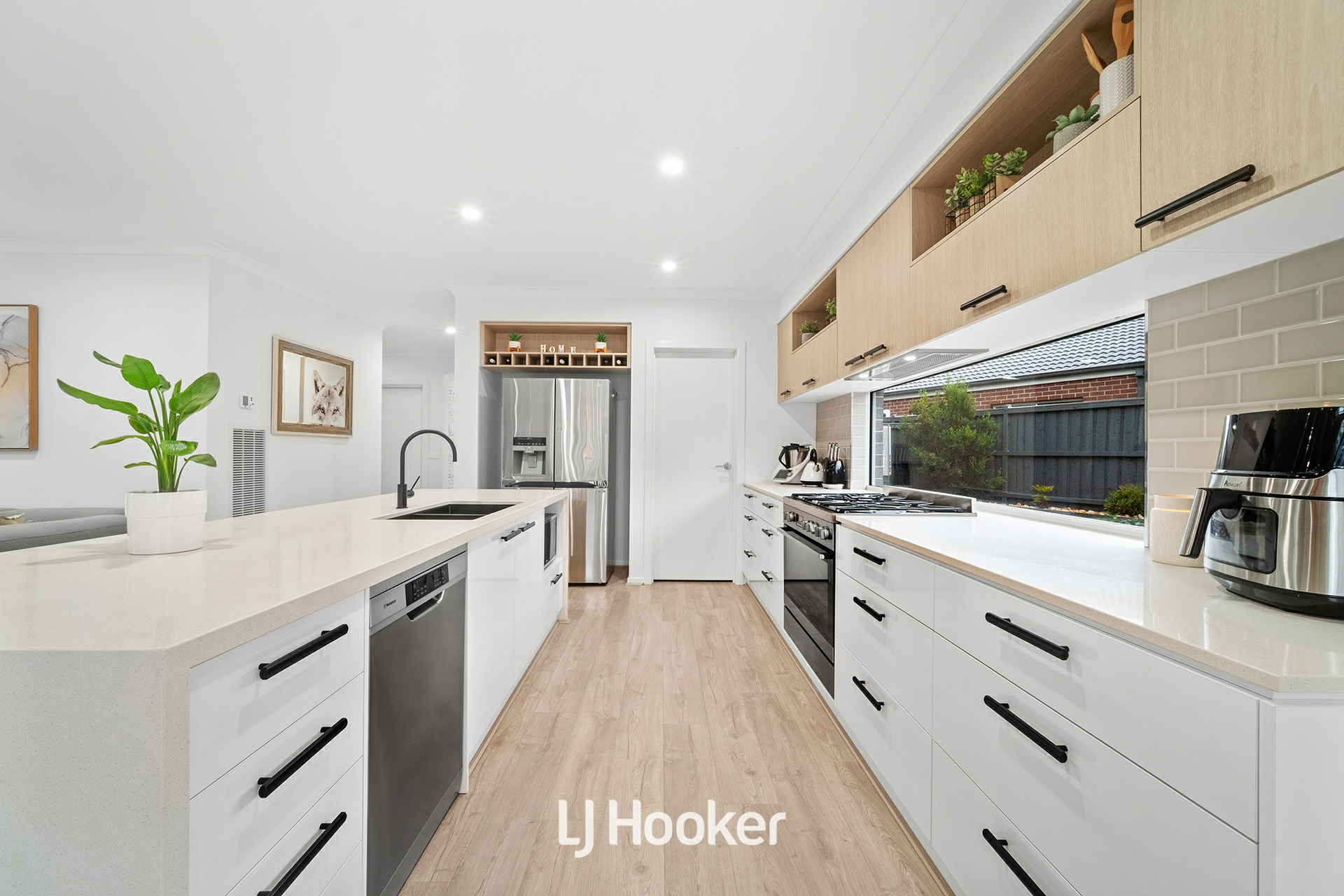 10 Scenery Drive, CLYDE NORTH