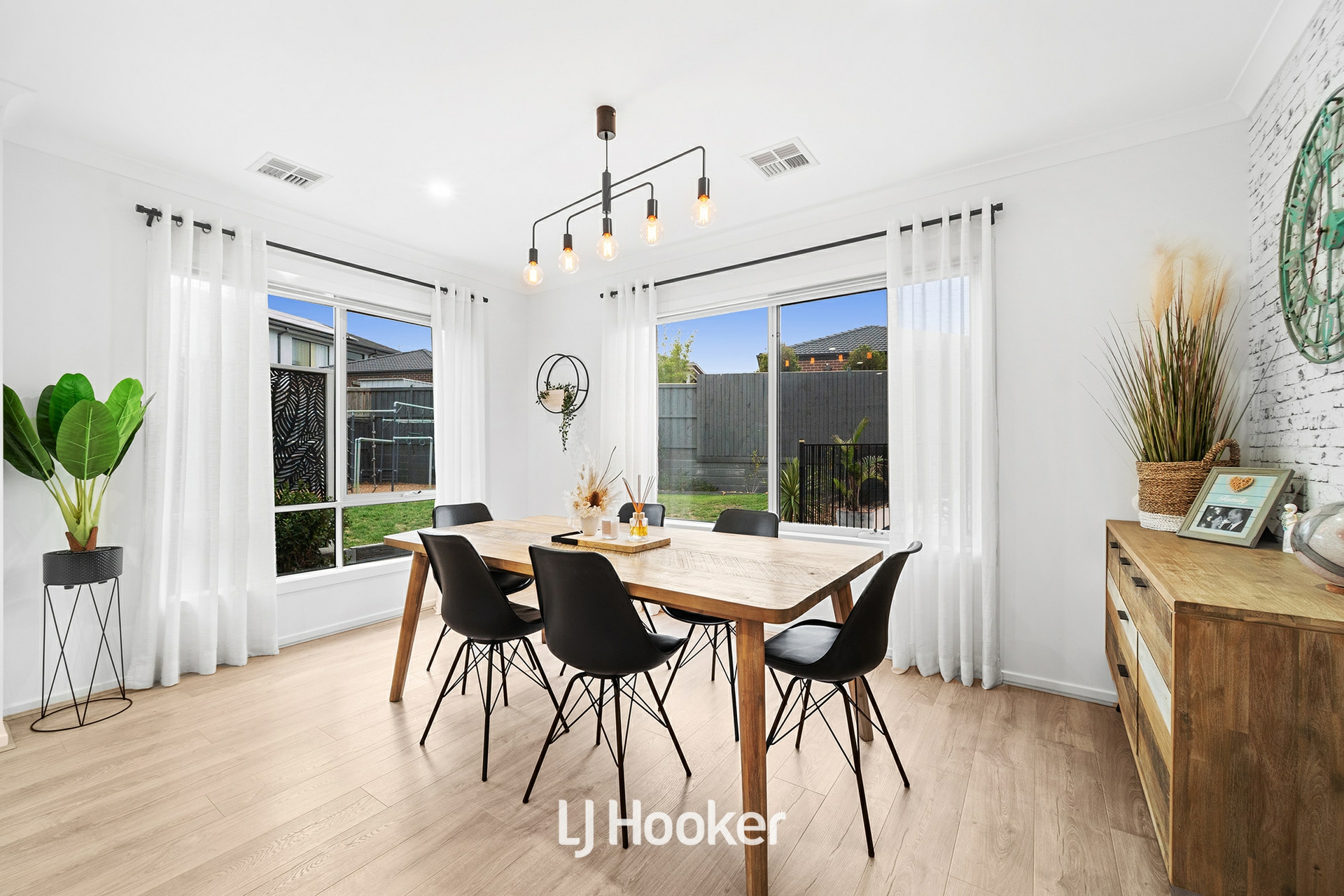 10 Scenery Drive, CLYDE NORTH