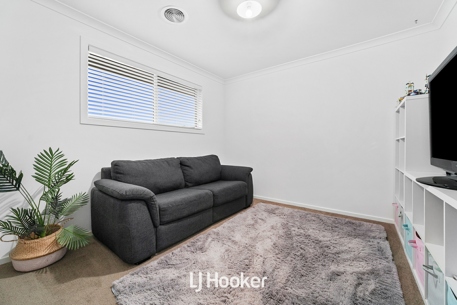 10 Scenery Drive, CLYDE NORTH