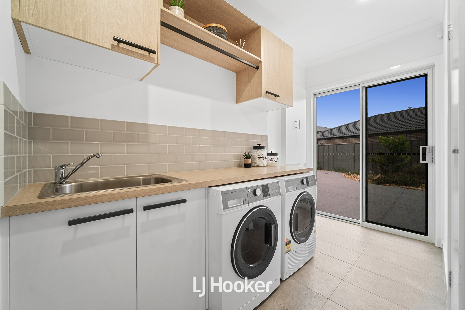 10 Scenery Drive, CLYDE NORTH