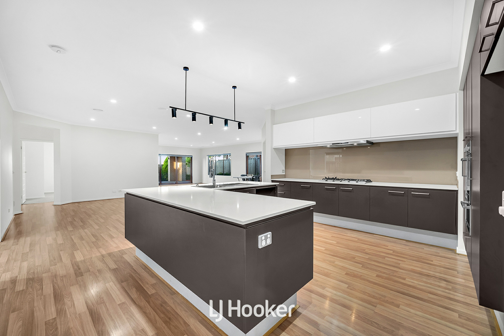 27 Nature Circuit, CRANBOURNE NORTH