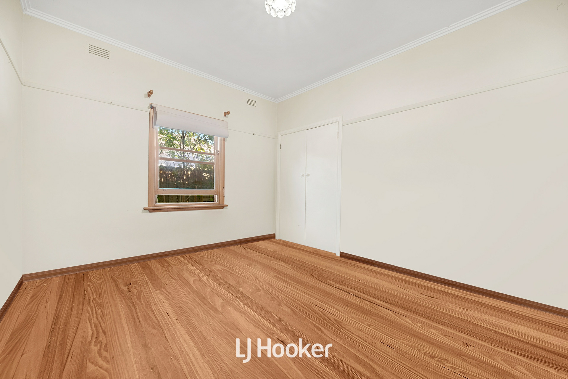 16 Vizard Street, DANDENONG
