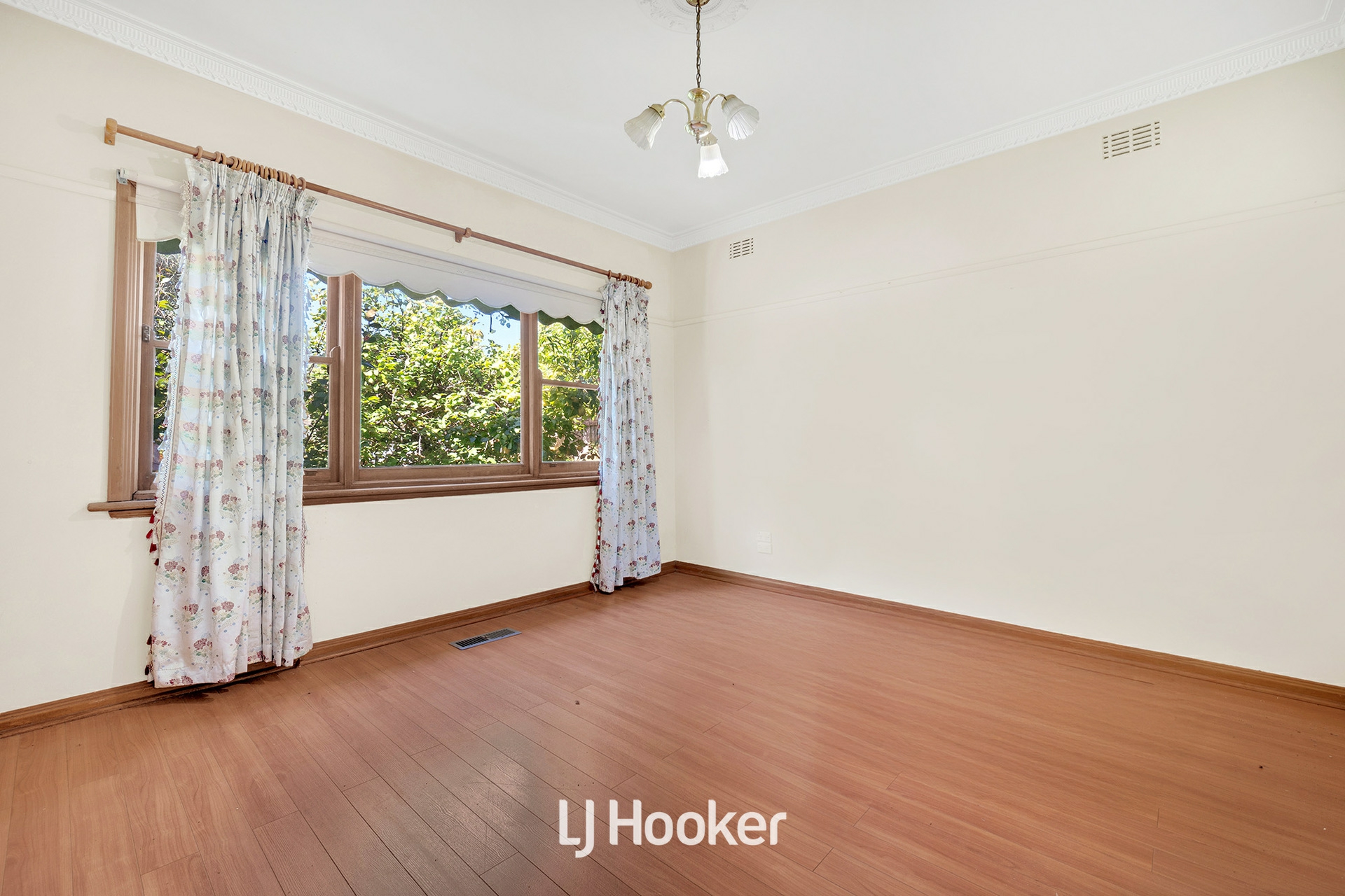 16 Vizard Street, DANDENONG