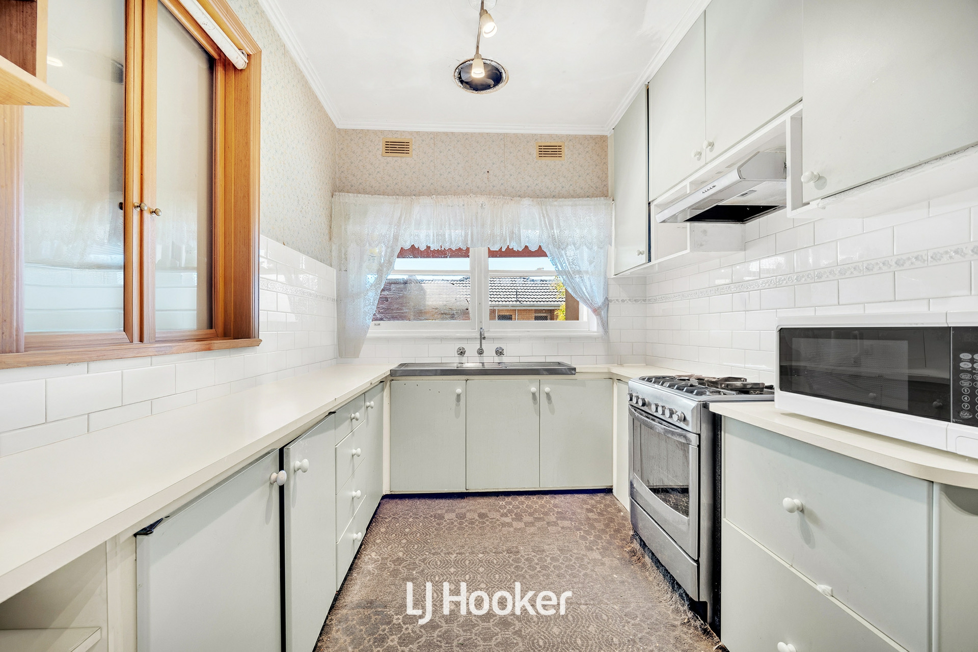 16 Vizard Street, DANDENONG