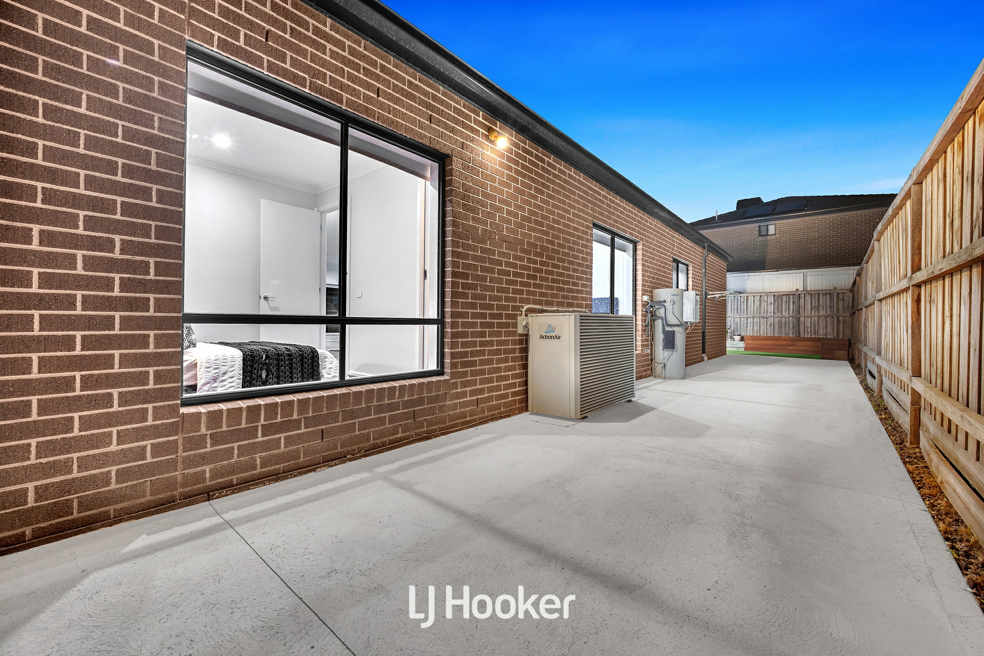 6 Bernardins Street, CLYDE NORTH