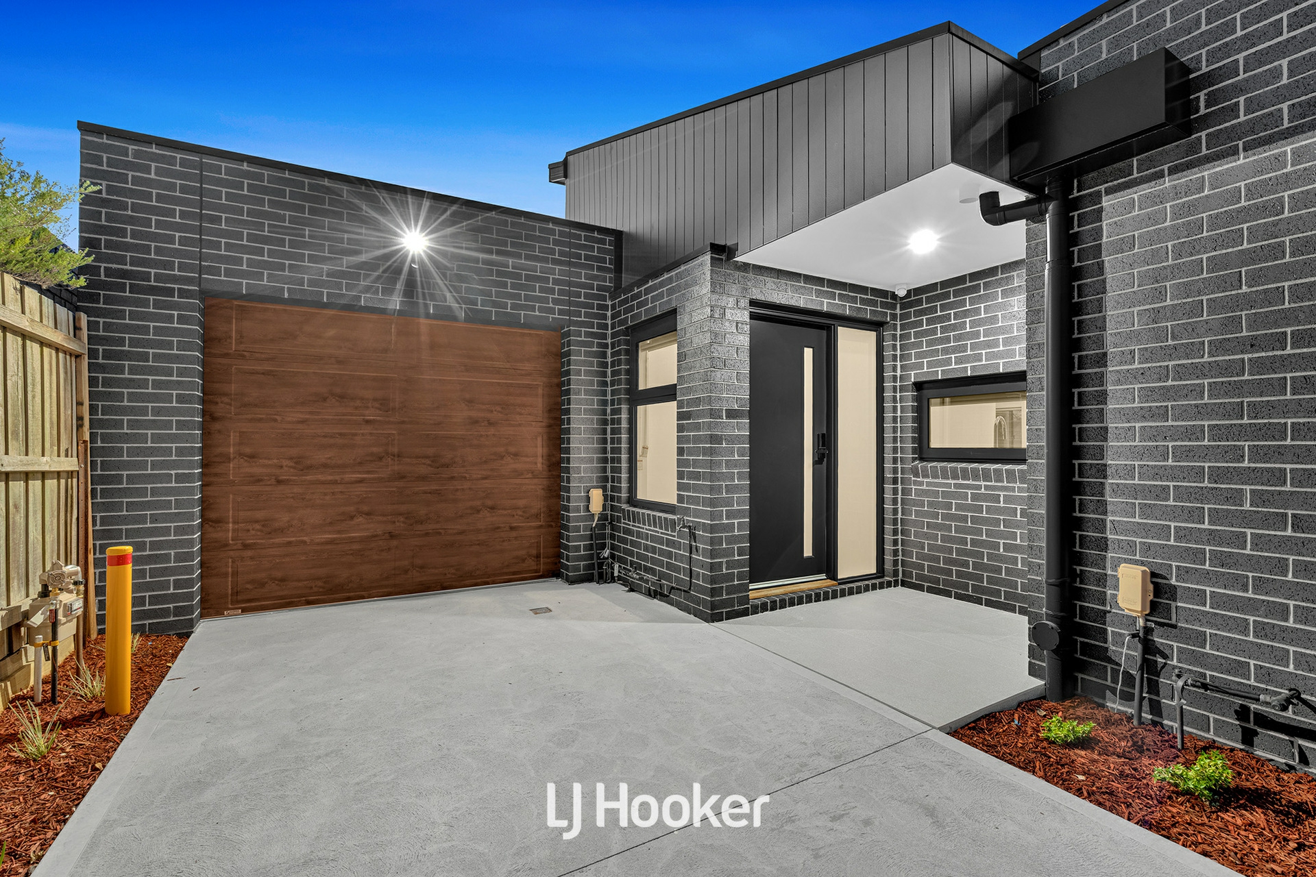 1, 2 & 3/8 Vizard Street, DANDENONG