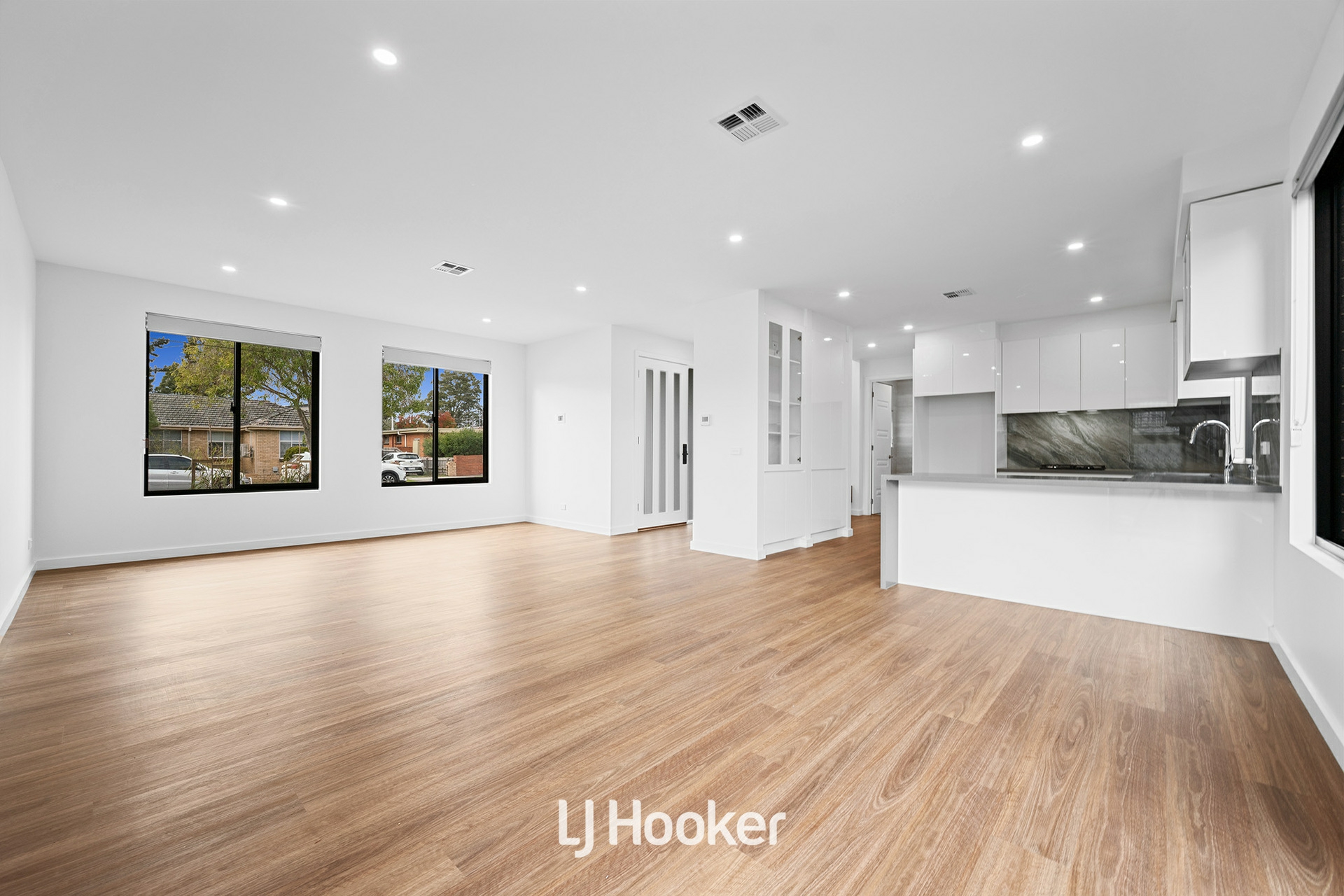 1, 2 & 3/8 Vizard Street, DANDENONG