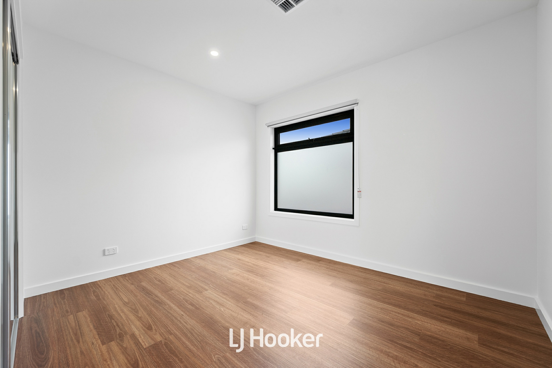 1, 2 & 3/8 Vizard Street, DANDENONG