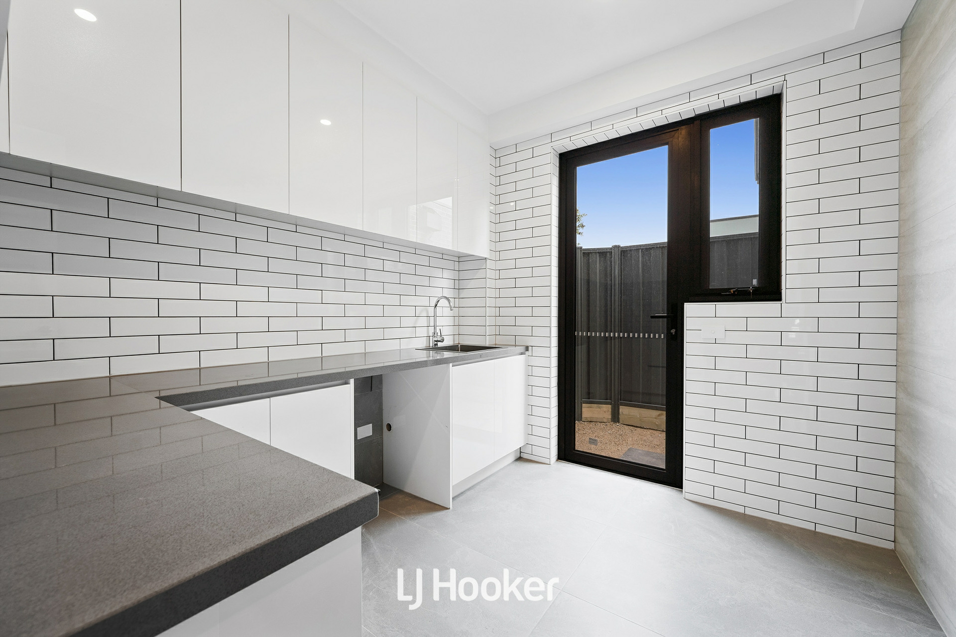 1, 2 & 3/8 Vizard Street, DANDENONG