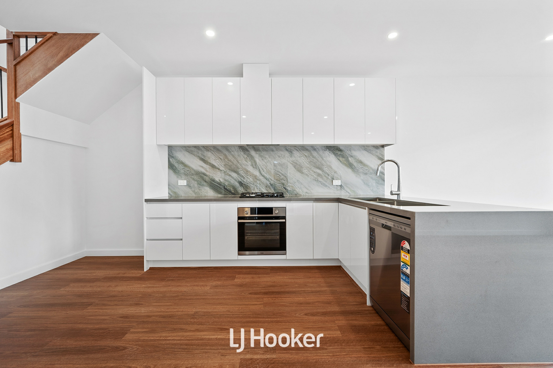 1, 2 & 3/8 Vizard Street, DANDENONG