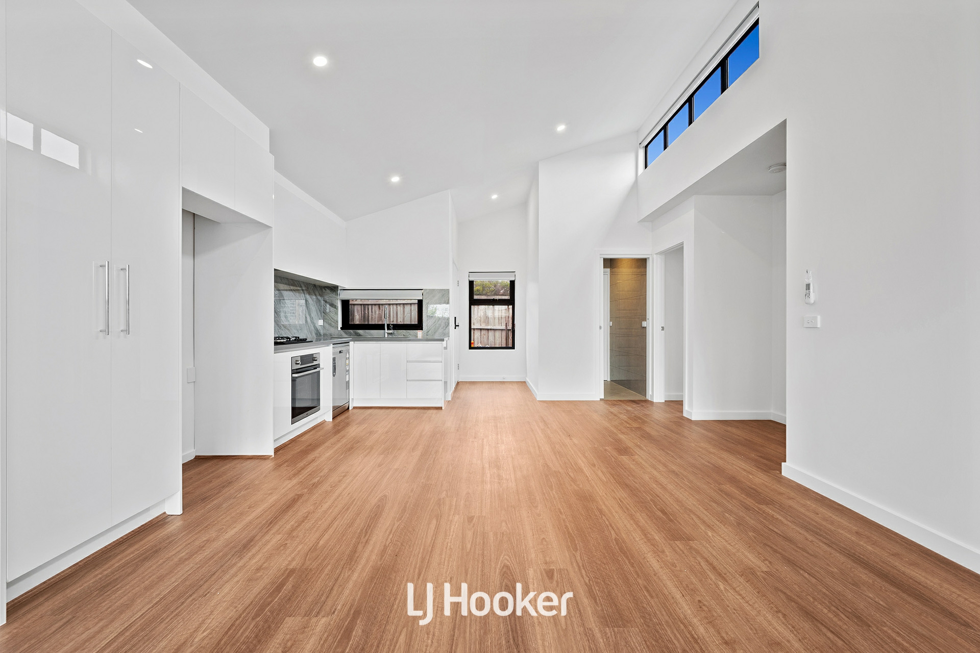 1, 2 & 3/8 Vizard Street, DANDENONG