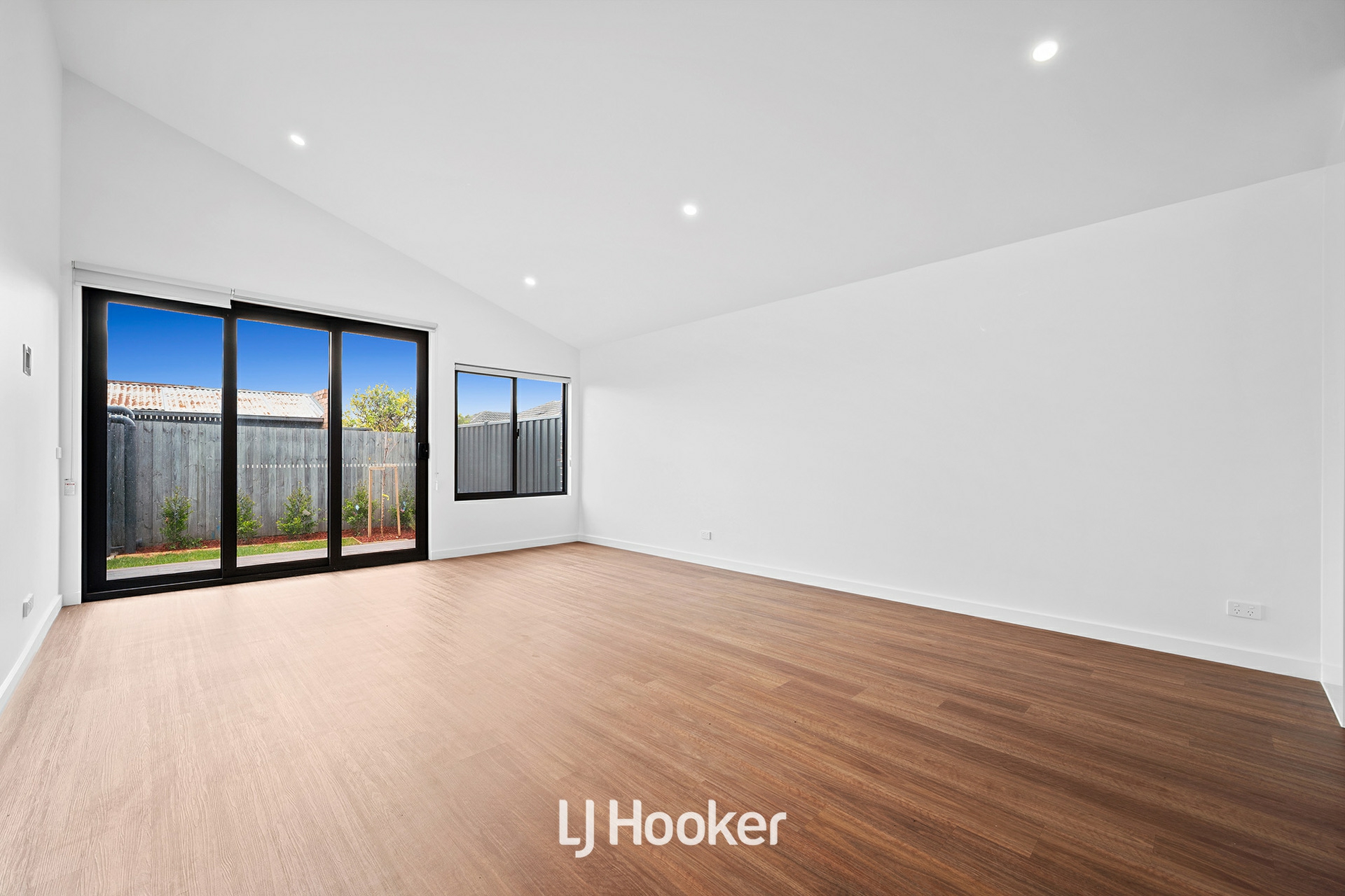 1, 2 & 3/8 Vizard Street, DANDENONG