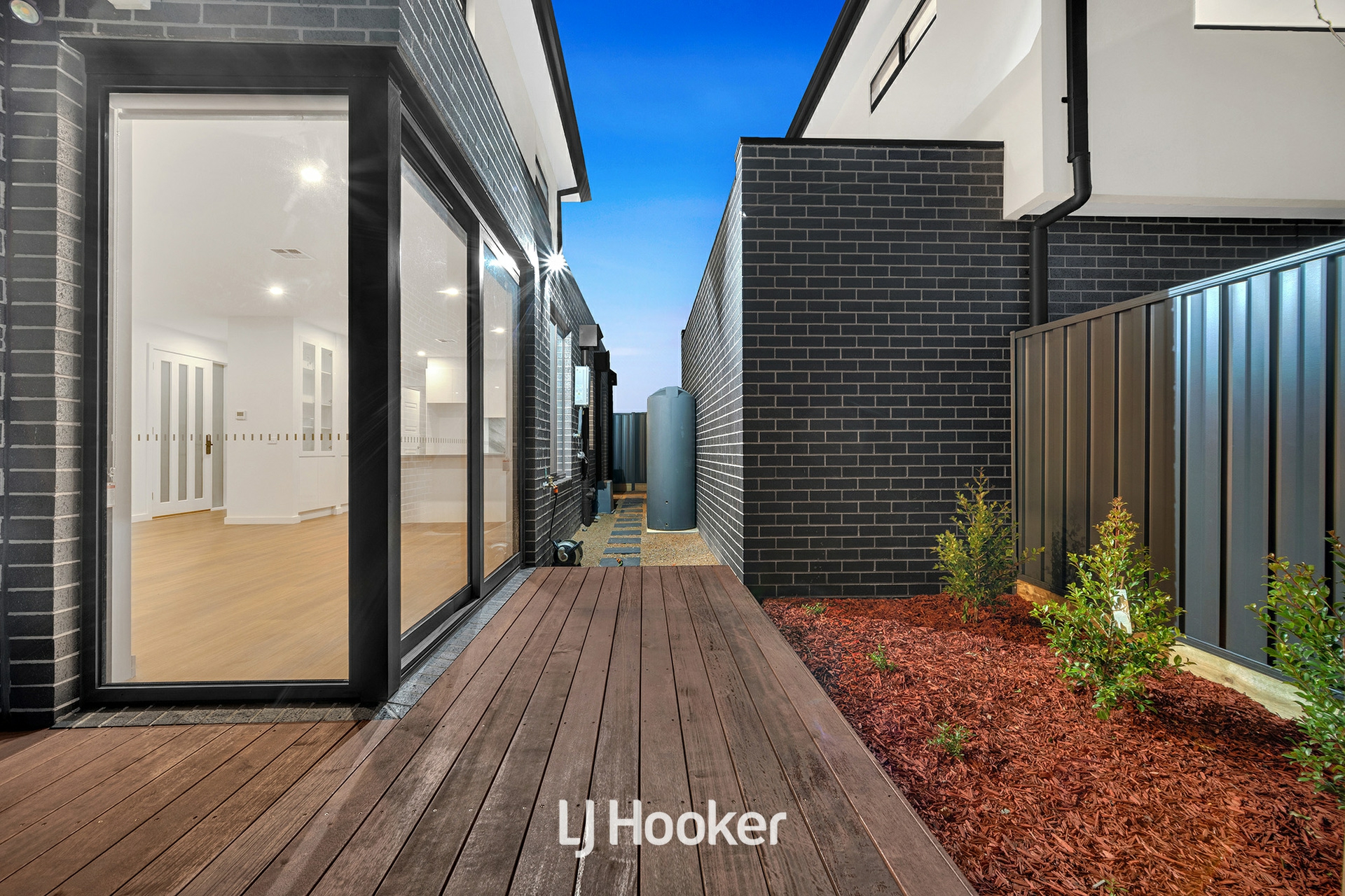 1, 2 & 3/8 Vizard Street, DANDENONG