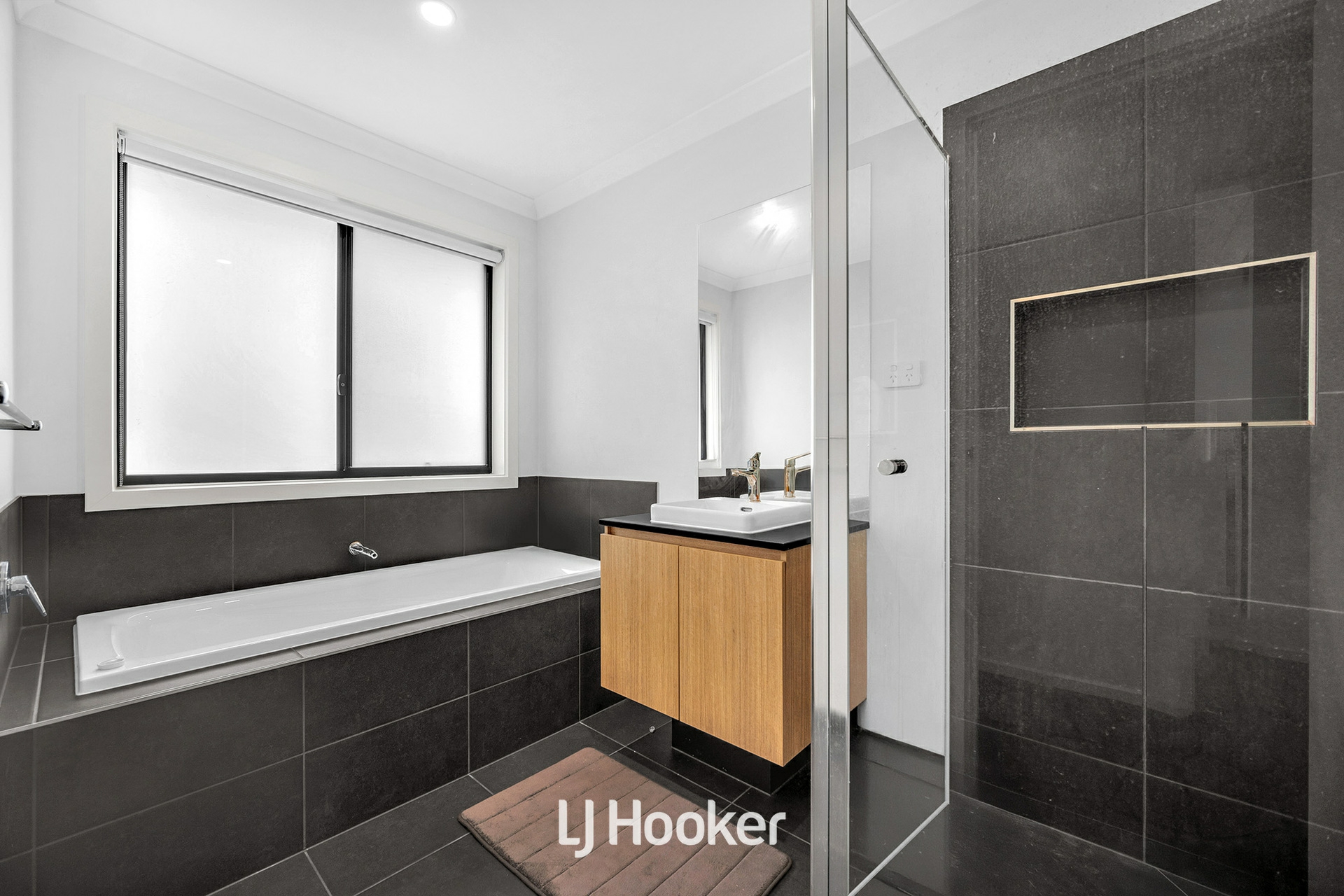 13 Bonza Circuit, CLYDE NORTH