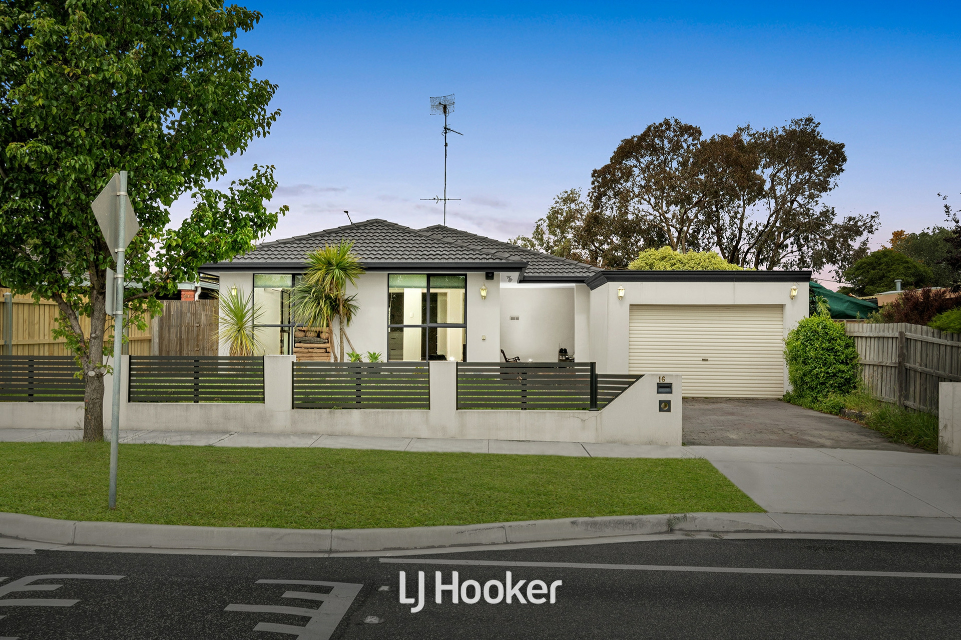16 Anaconda Road, Narre Warren