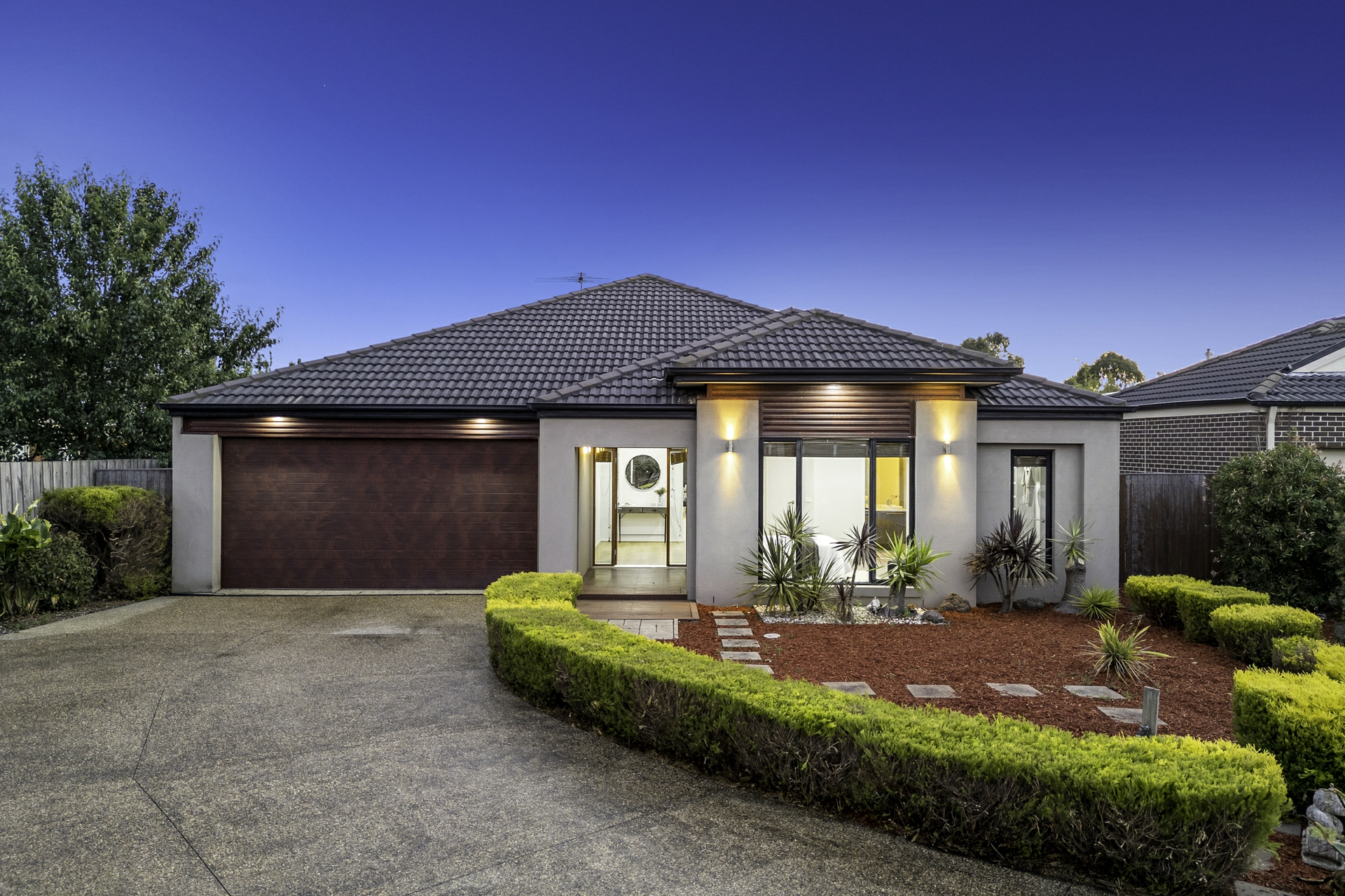 8 Matilda Court, Lynbrook