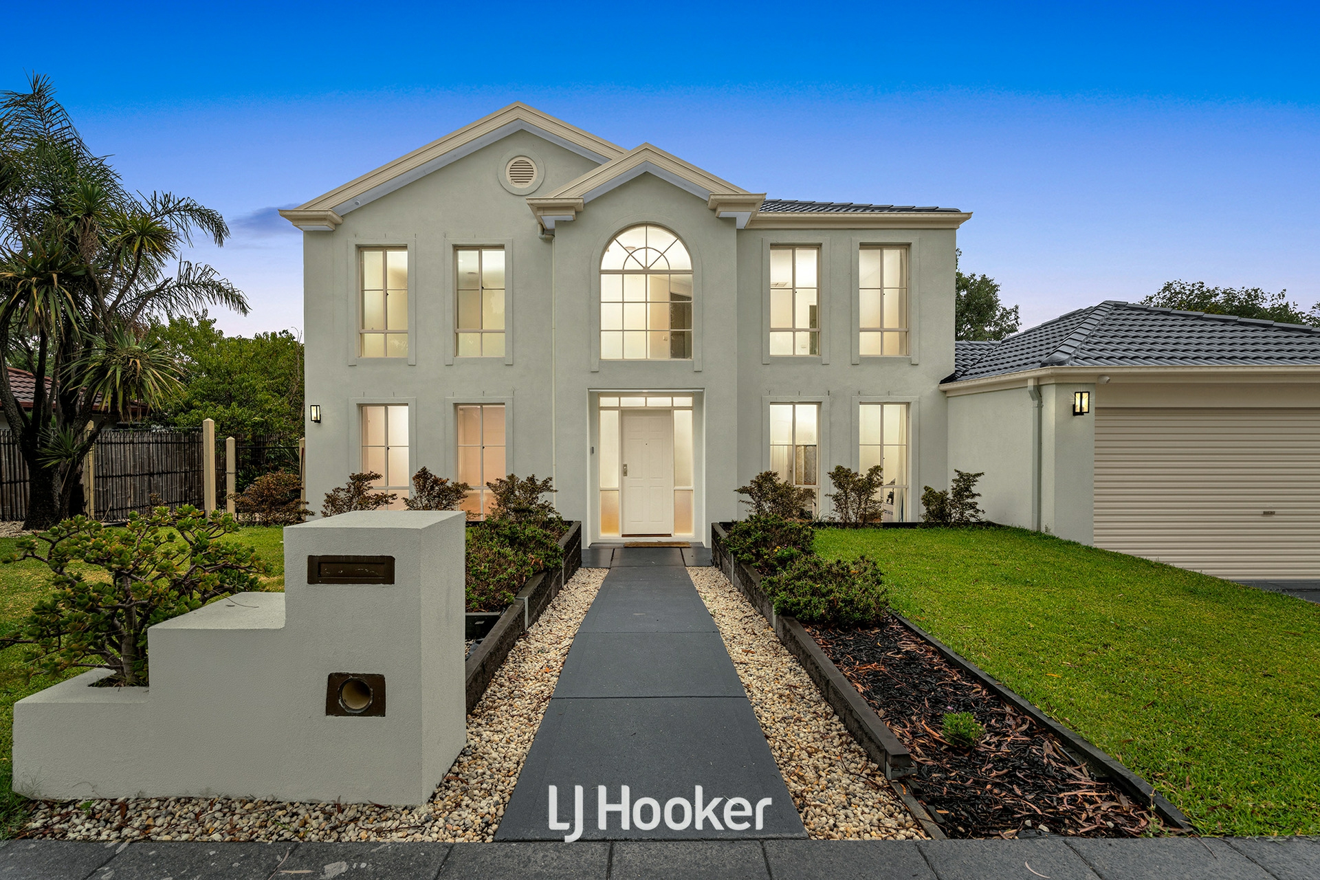 27 Hutchinson Drive, Lynbrook