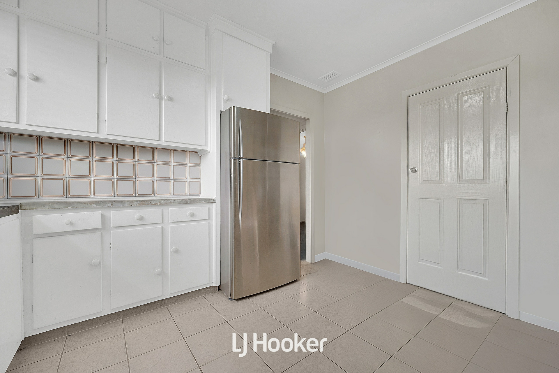8 Laburnum Grove — photo 7 of 16