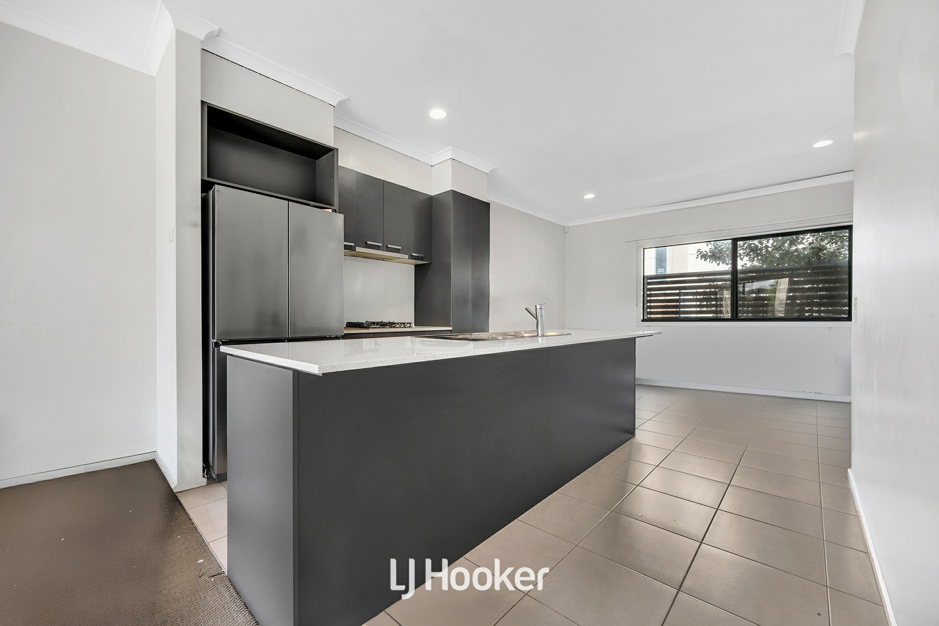 8A Hornsby Street — photo 5 of 15