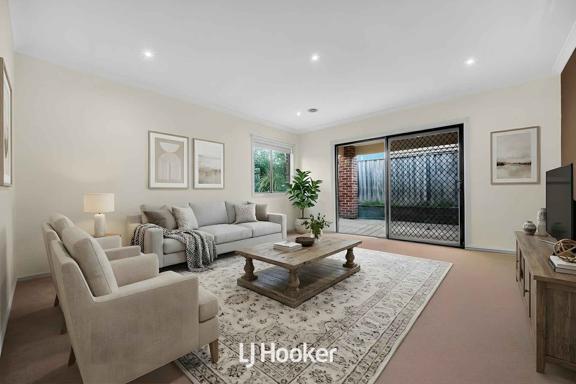 38 Sigvard Boulevard — photo 4 of 22