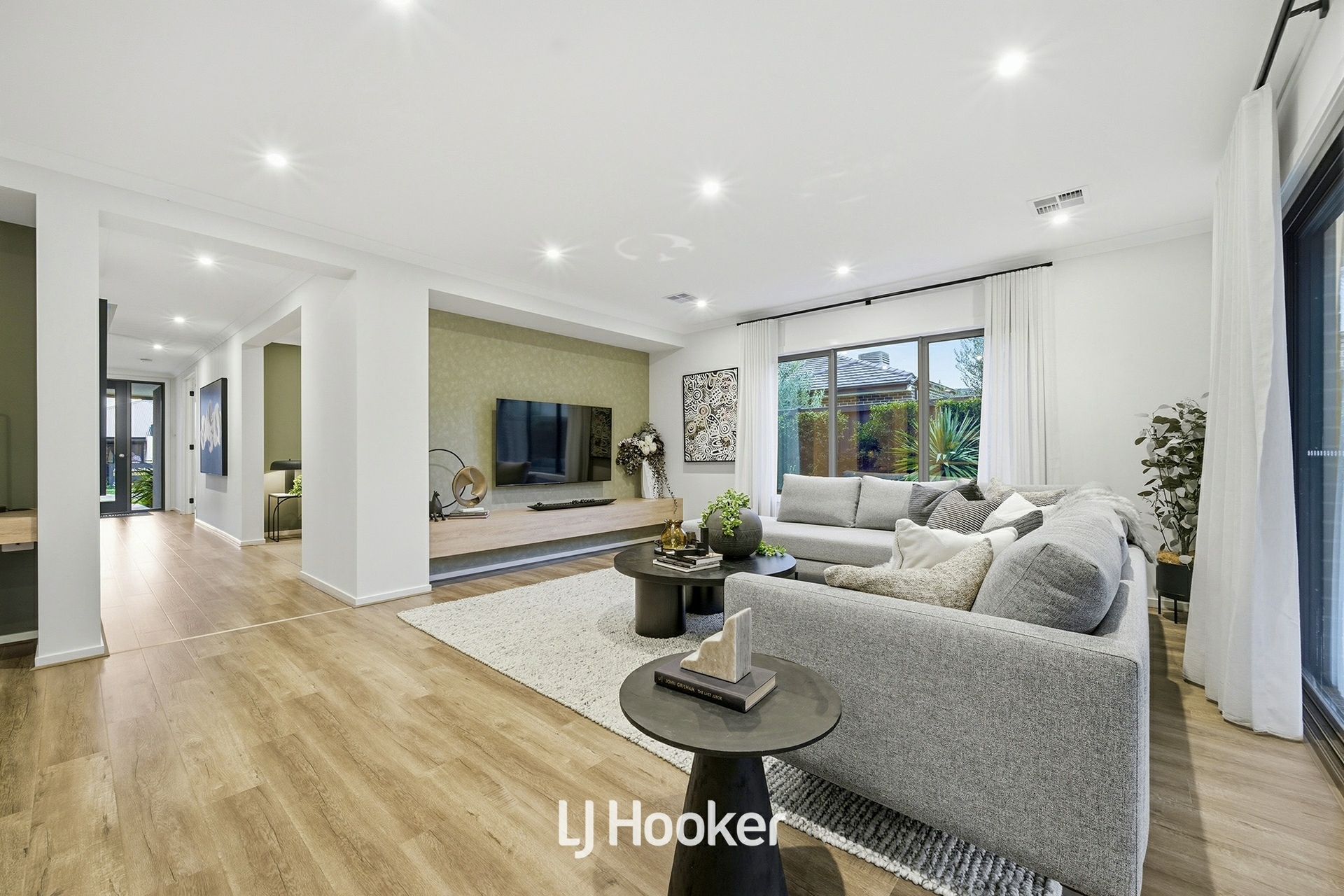 26 Zagros Street — photo 2 of 27