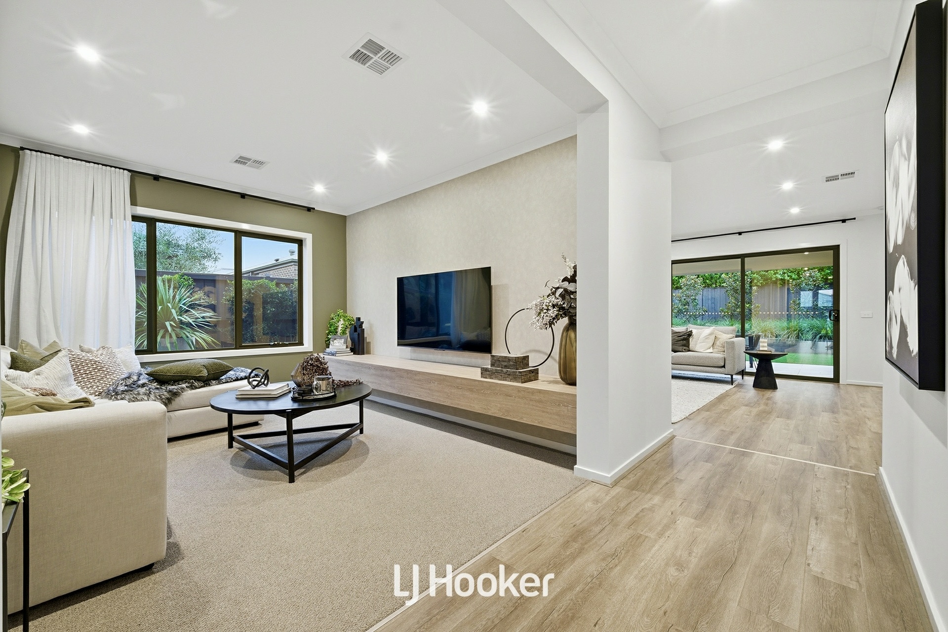 26 Zagros Street — photo 3 of 27