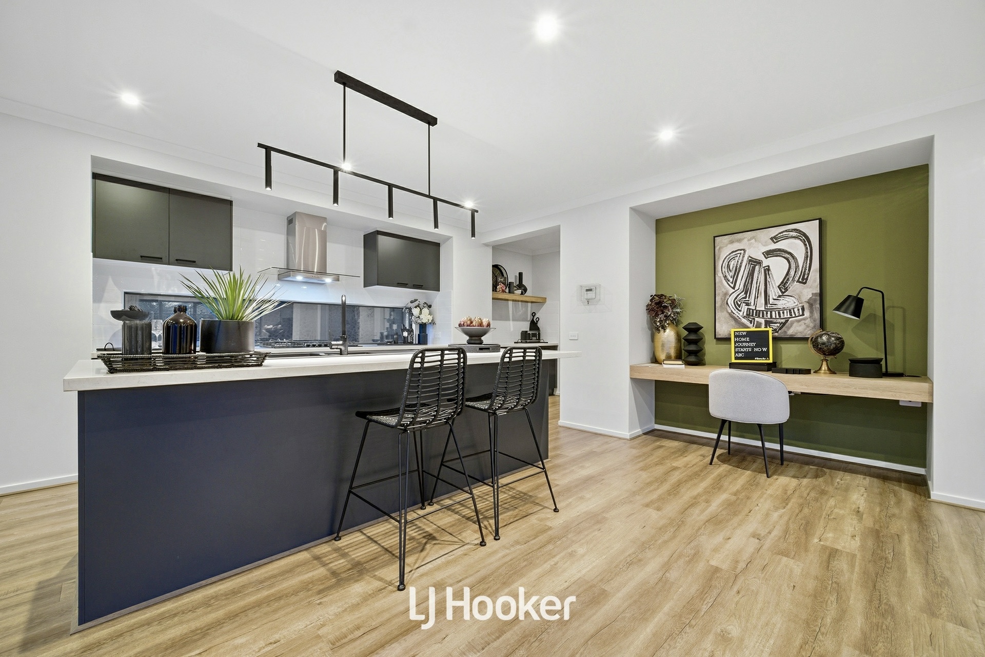 26 Zagros Street — photo 7 of 27