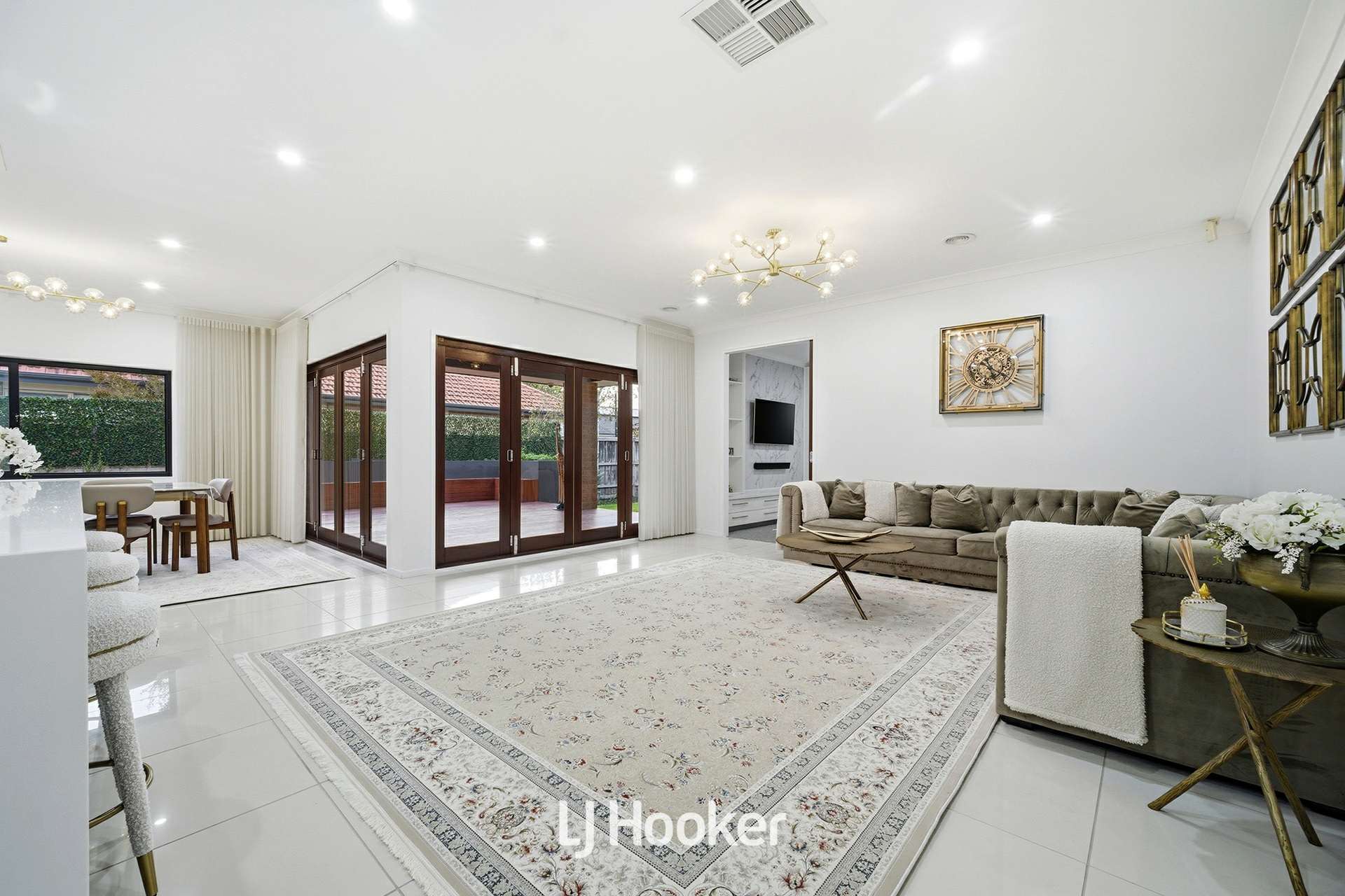 8 Mallett Grove — photo 4 of 30